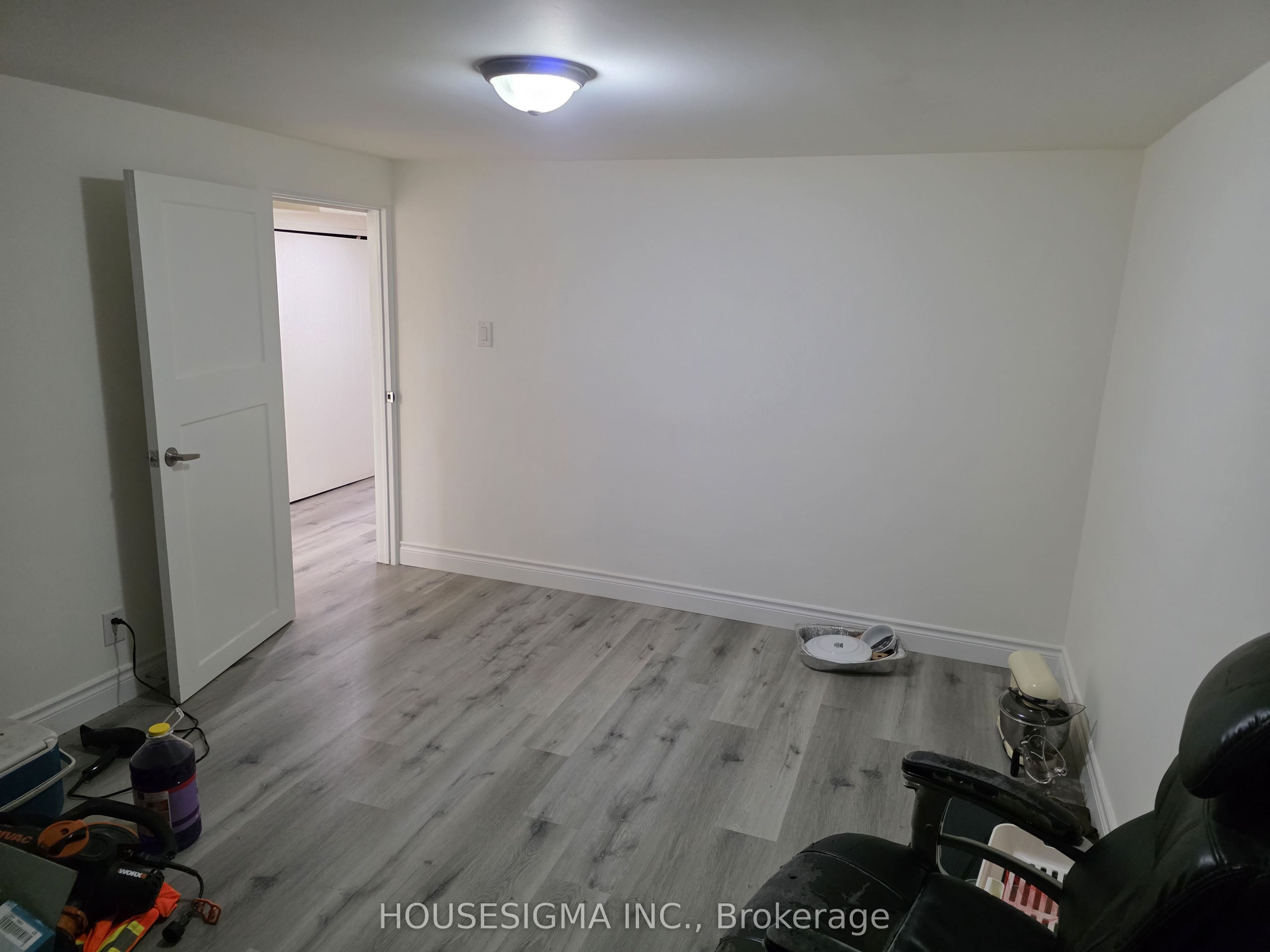 51 Axsmith Crescent BSMT, Toronto, ON M2J 3K2 photo 5