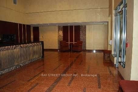 21 Hillcrest Avenue 204, Toronto, ON M2N 7K2 photo 3