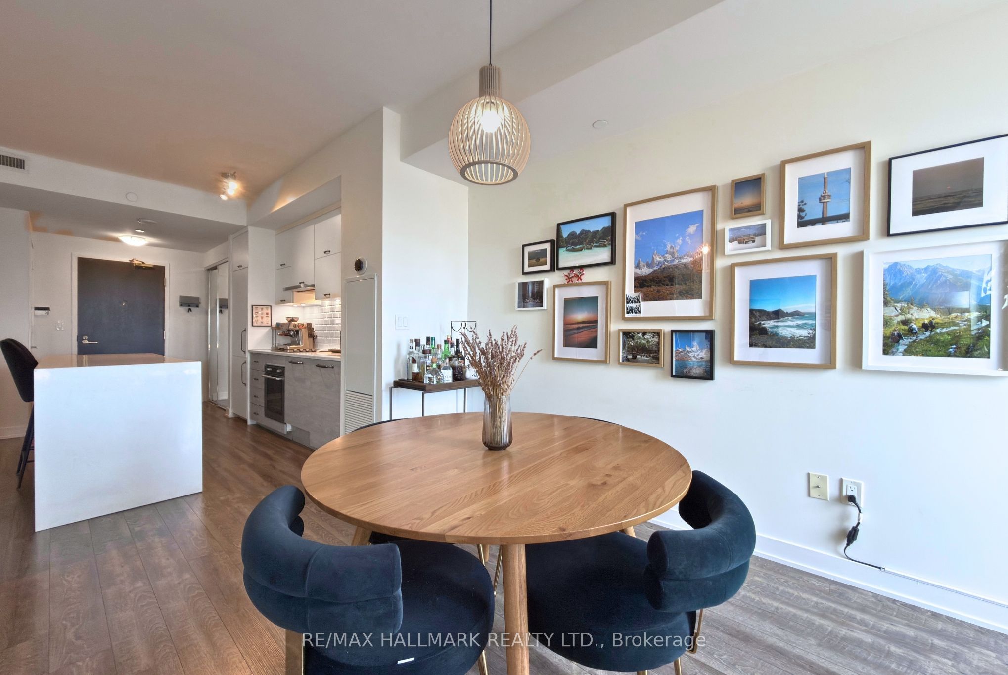 106 Dovercourt Road 614, Toronto, ON M6J 3C3 photo 3