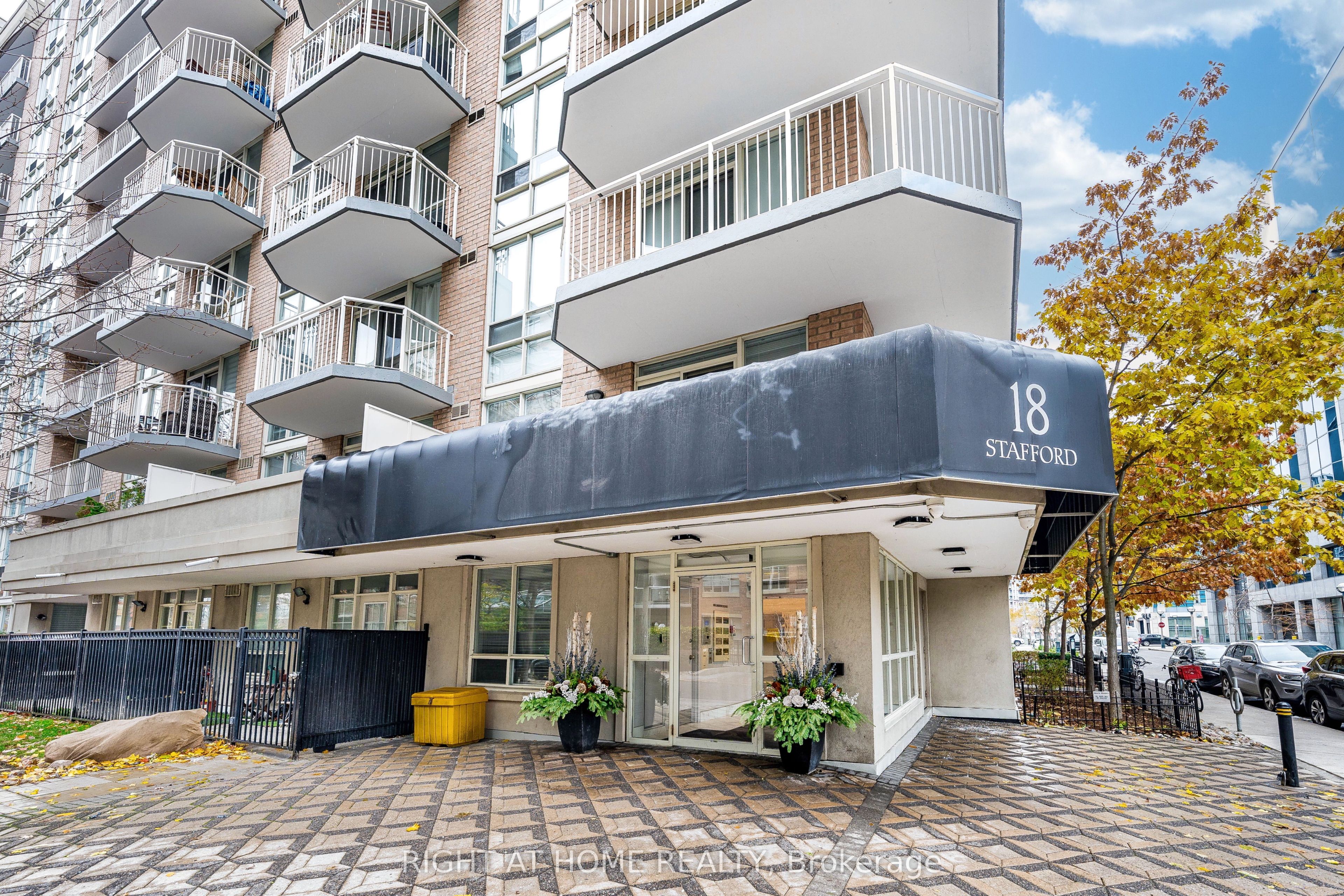 18 Stafford Street N 602, Toronto, ON M5V 3W4 photo 4