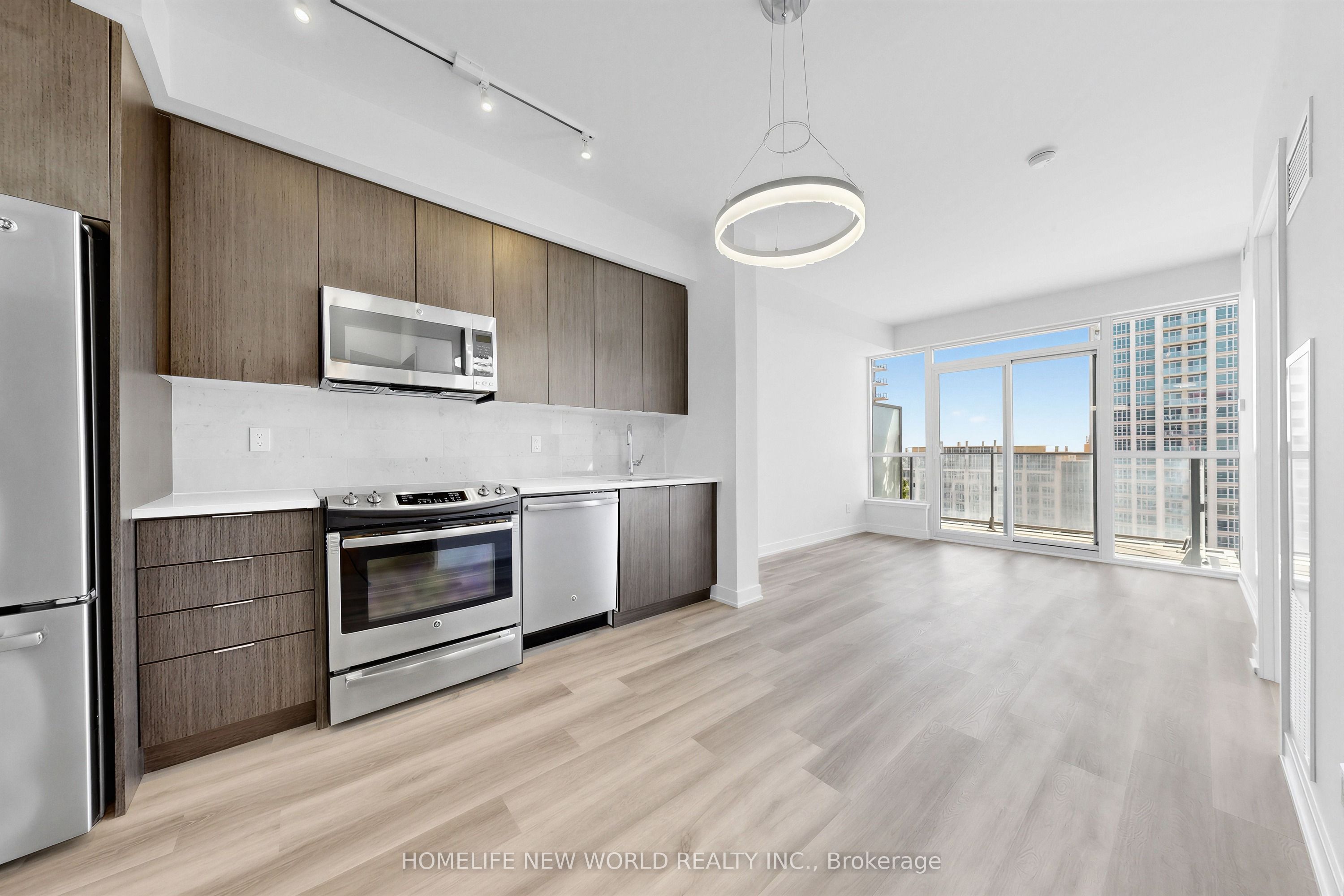 50 Bruyeres Mews 1508, Toronto, ON M5V 0G7