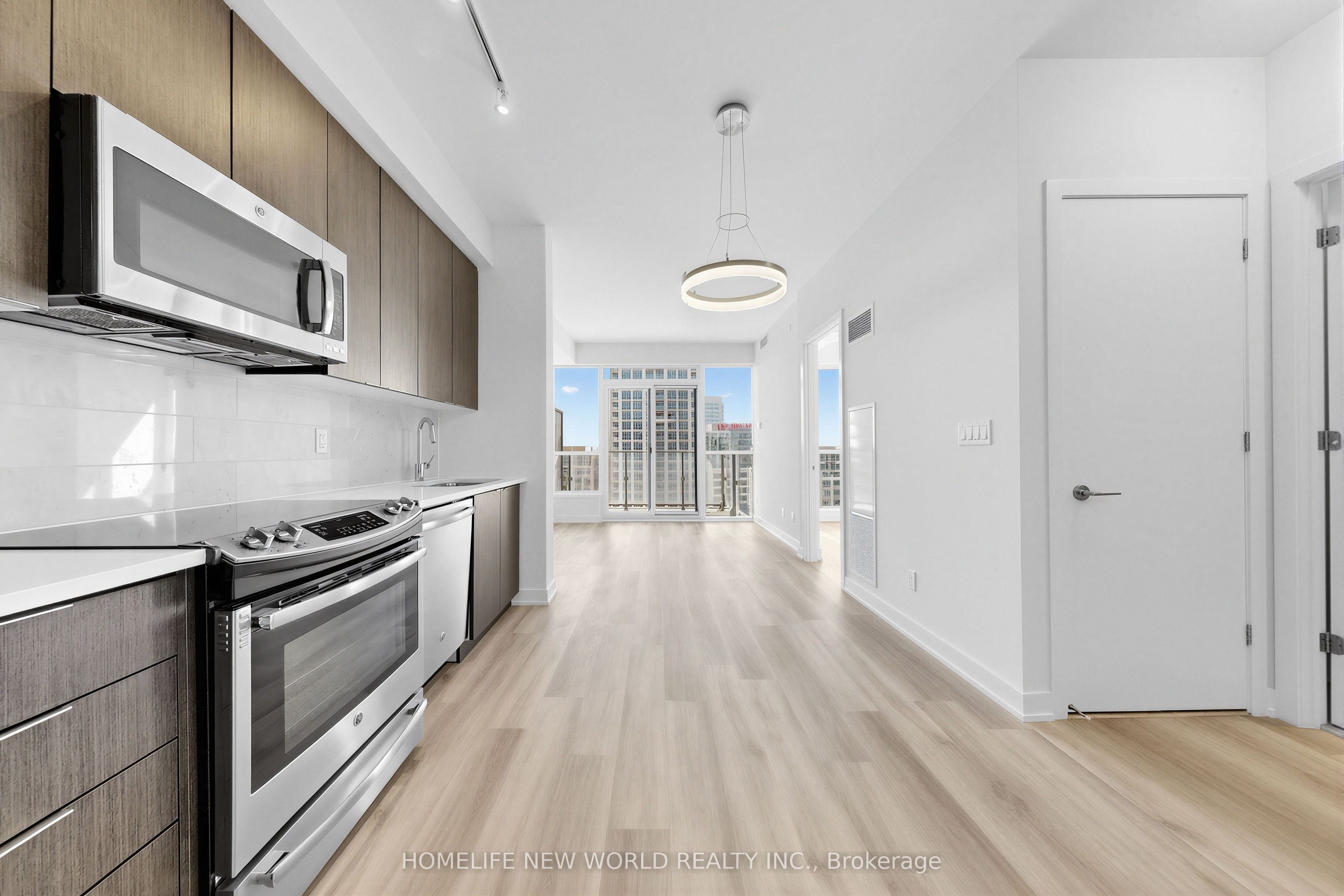 50 Bruyeres Mews 1508, Toronto, ON M5V 0G7 photo 2