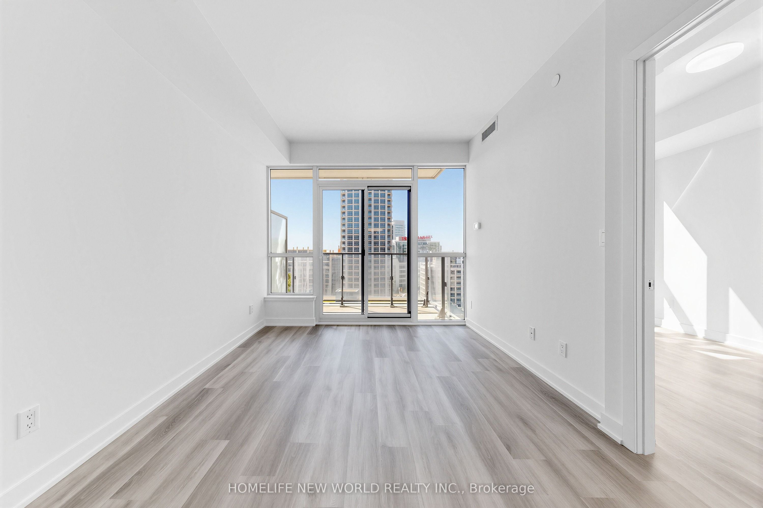 50 Bruyeres Mews 1508, Toronto, ON M5V 0G7 photo 3