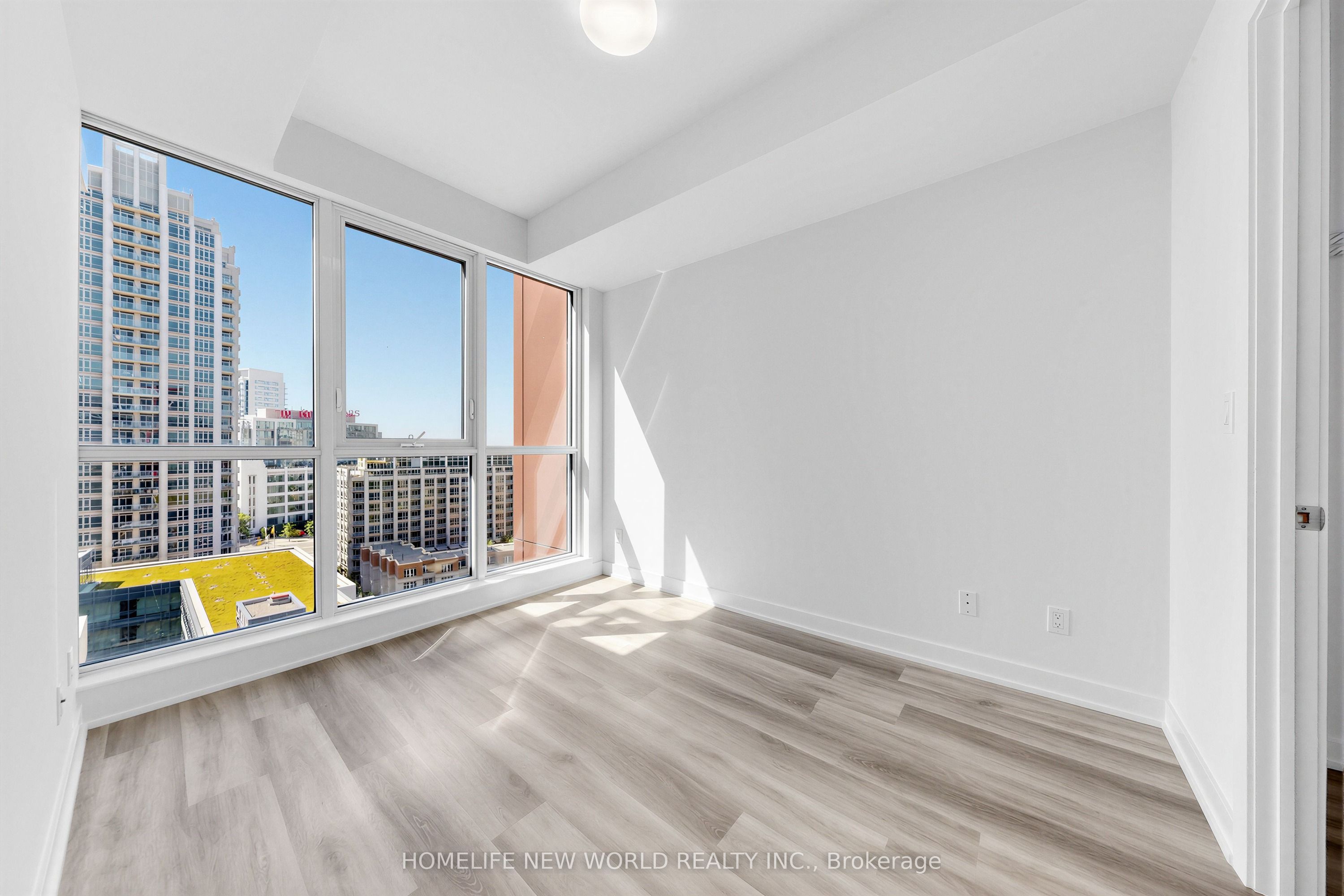 50 Bruyeres Mews 1508, Toronto, ON M5V 0G7 photo 4