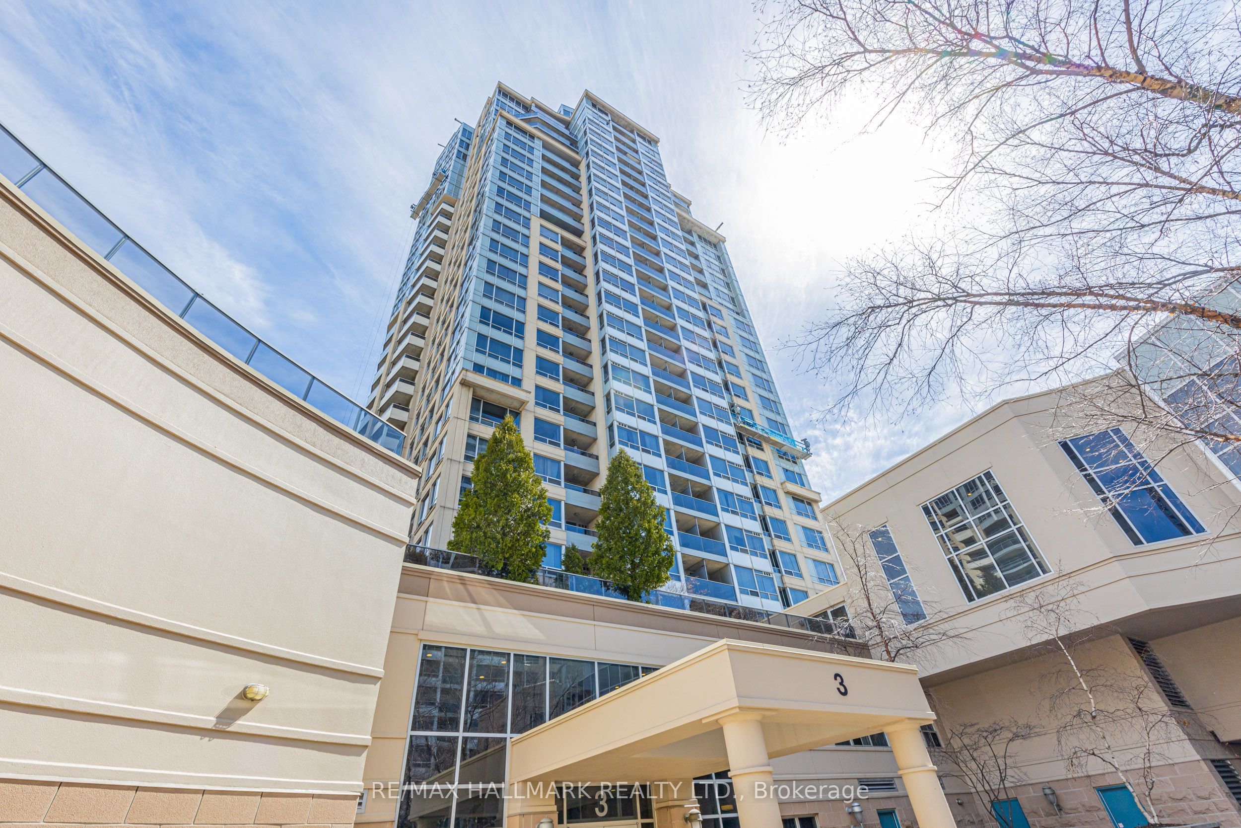 3 Rean Drive 112, Toronto, ON M2K 3C2