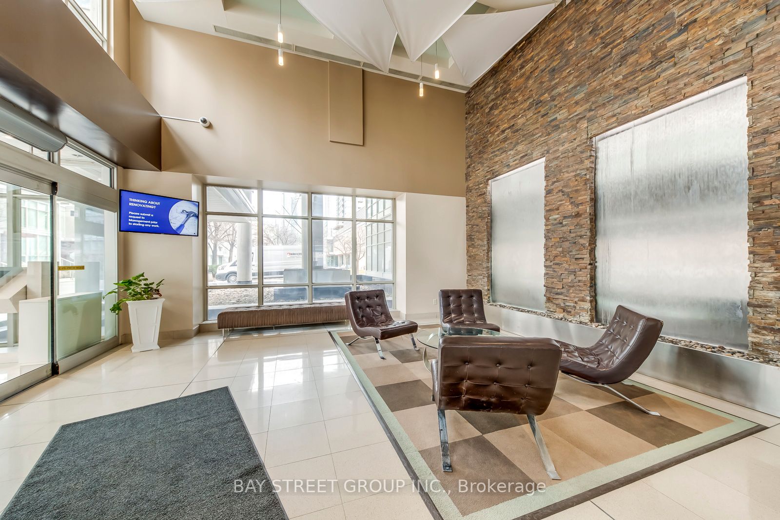 35 Mariner Terrace 3912, Toronto, ON M5V 3V9 photo 4