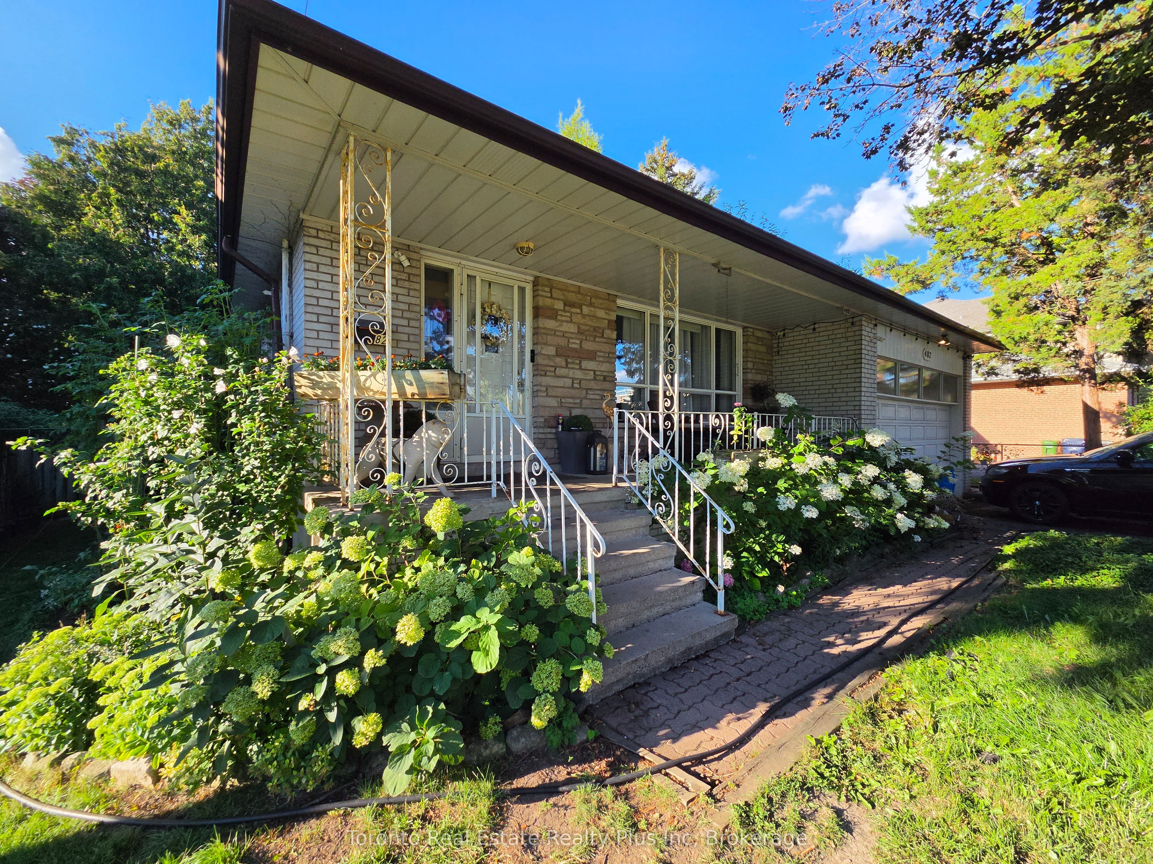 482 Ruth Avenue, Toronto, ON M2M 2J3 photo 3