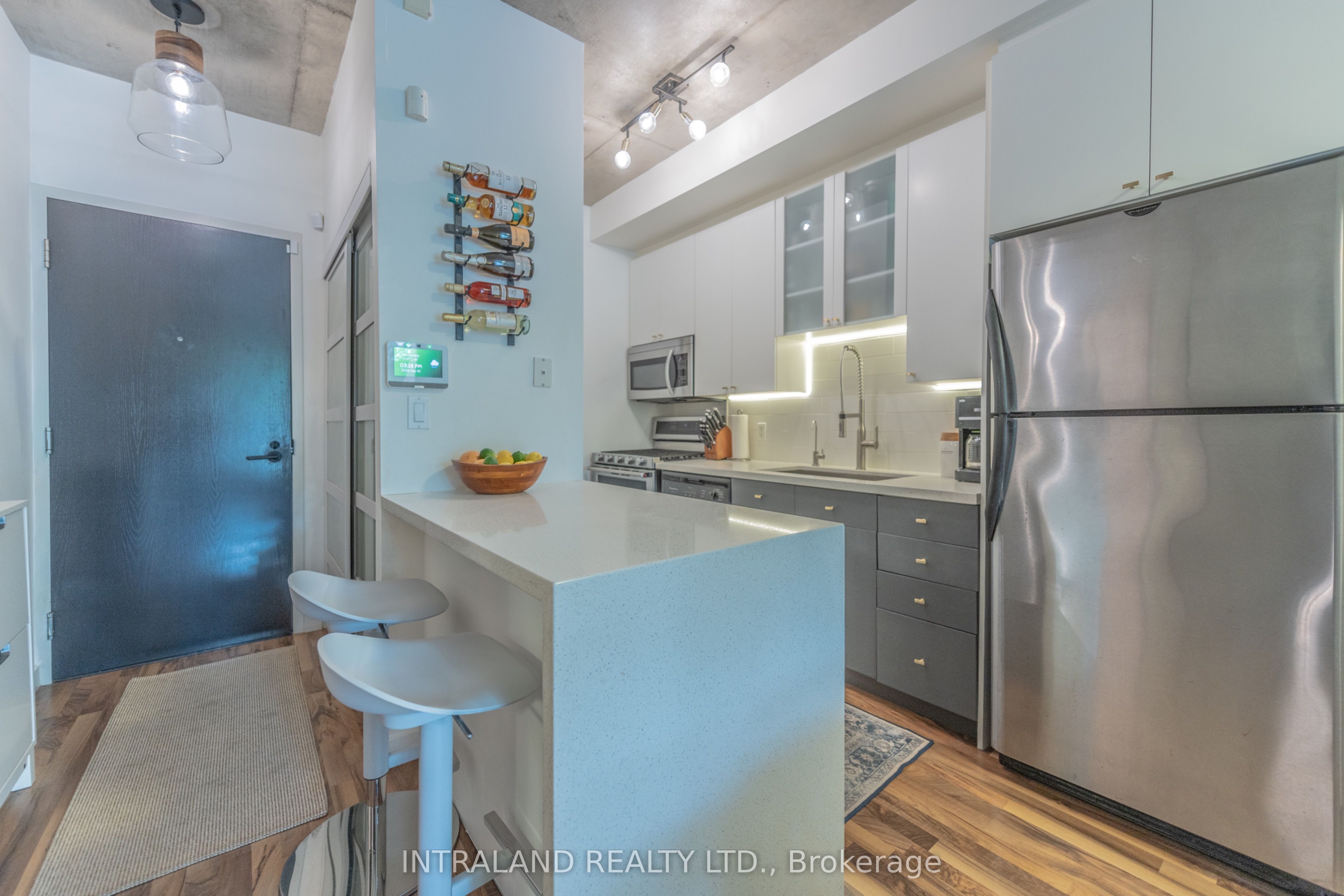 1 Shaw Street 113, Toronto, ON M6K 0A1 photo 5