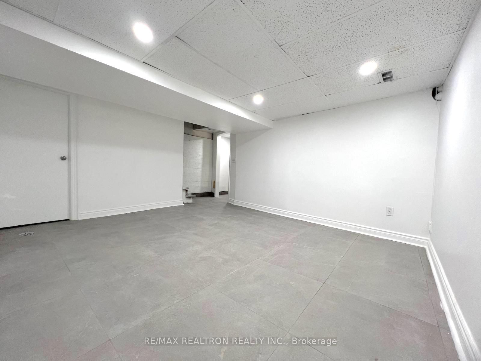 210 Shaw Street BSMT, Toronto, ON M6J 2W8 photo 4