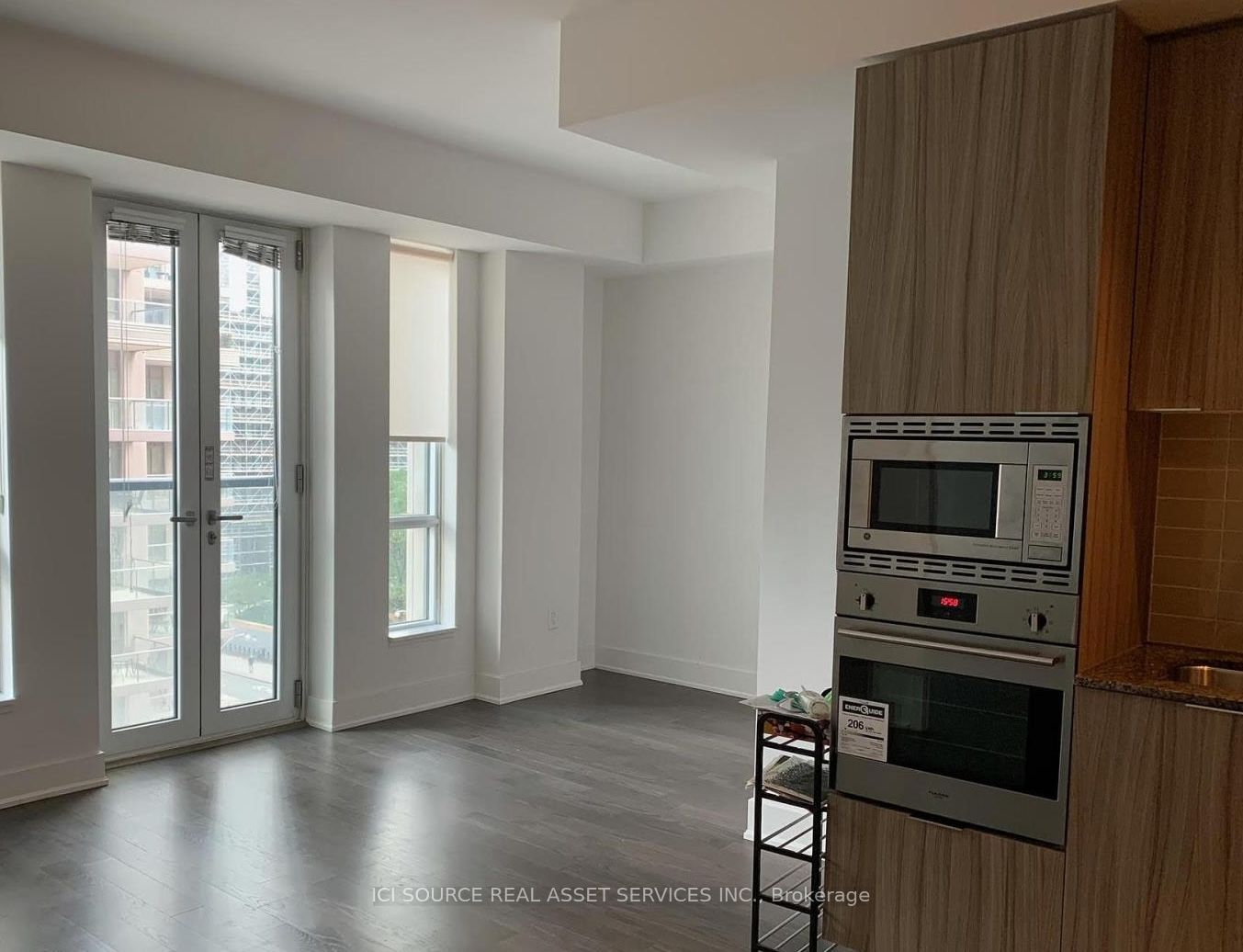 955 Bay Street 611, Toronto, ON M5S 0C6 photo 5