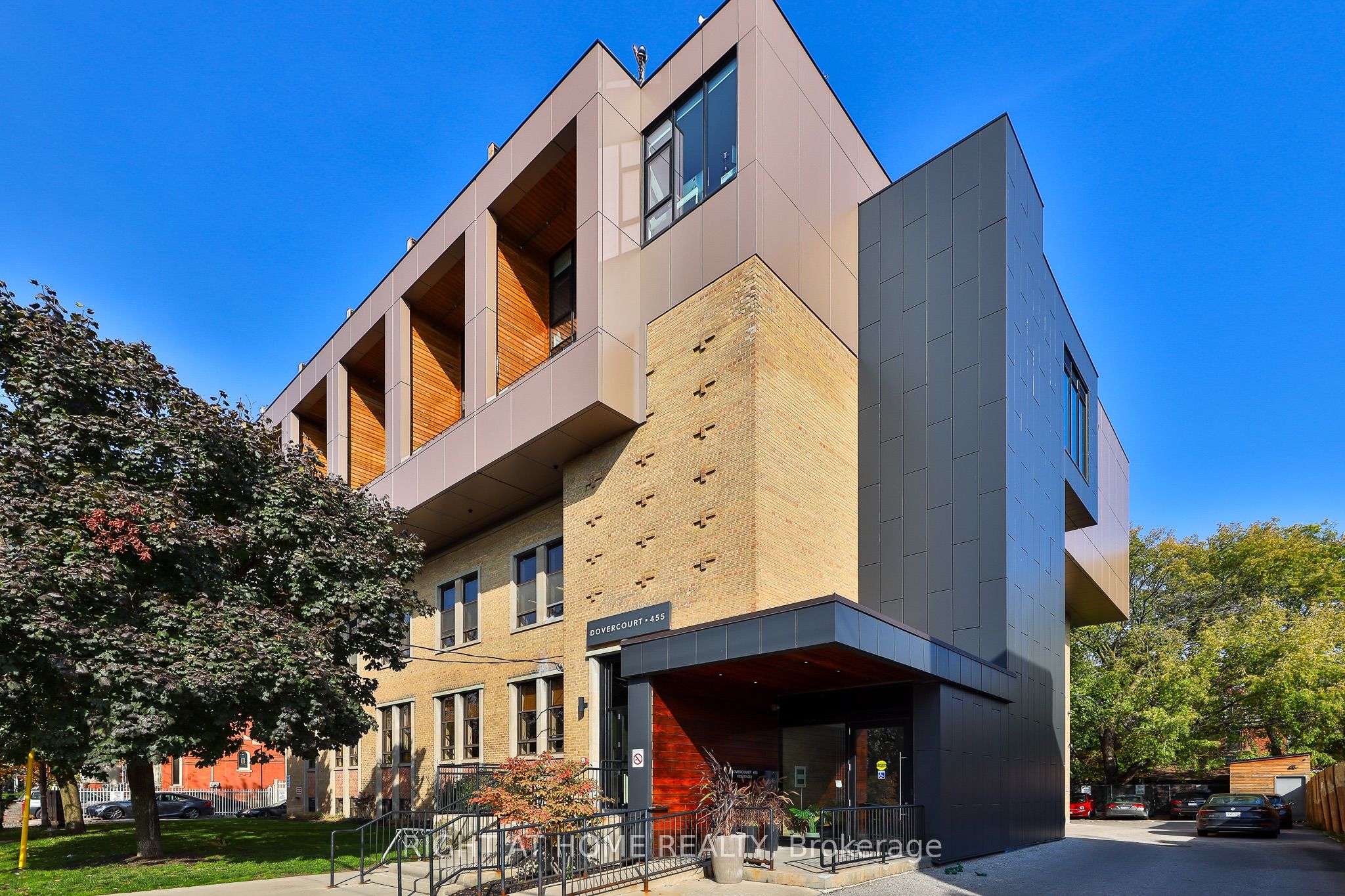 455 Dovercourt Road 9, Toronto, ON M6H 2W3
