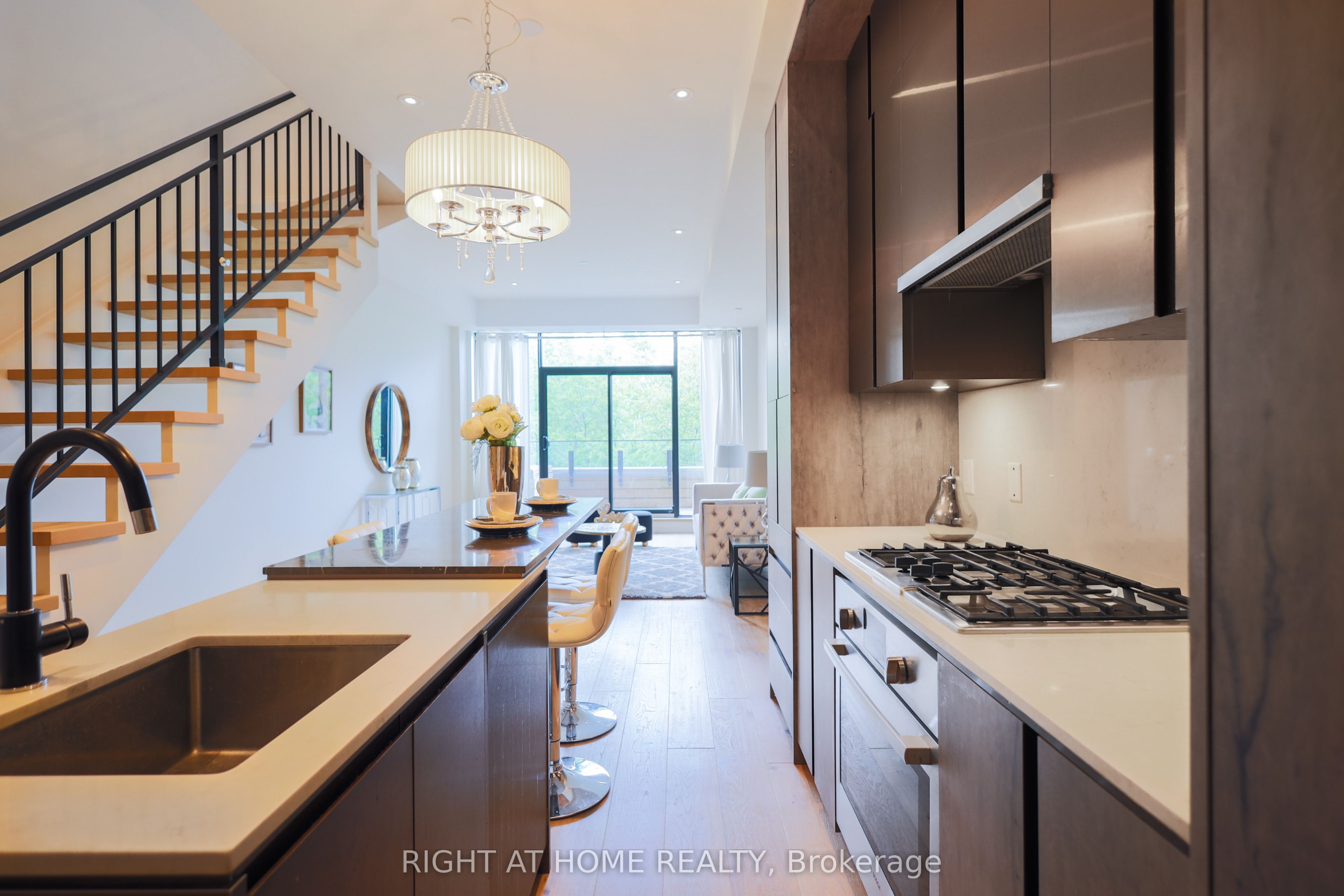 455 Dovercourt Road 9, Toronto, ON M6H 2W3 photo 2