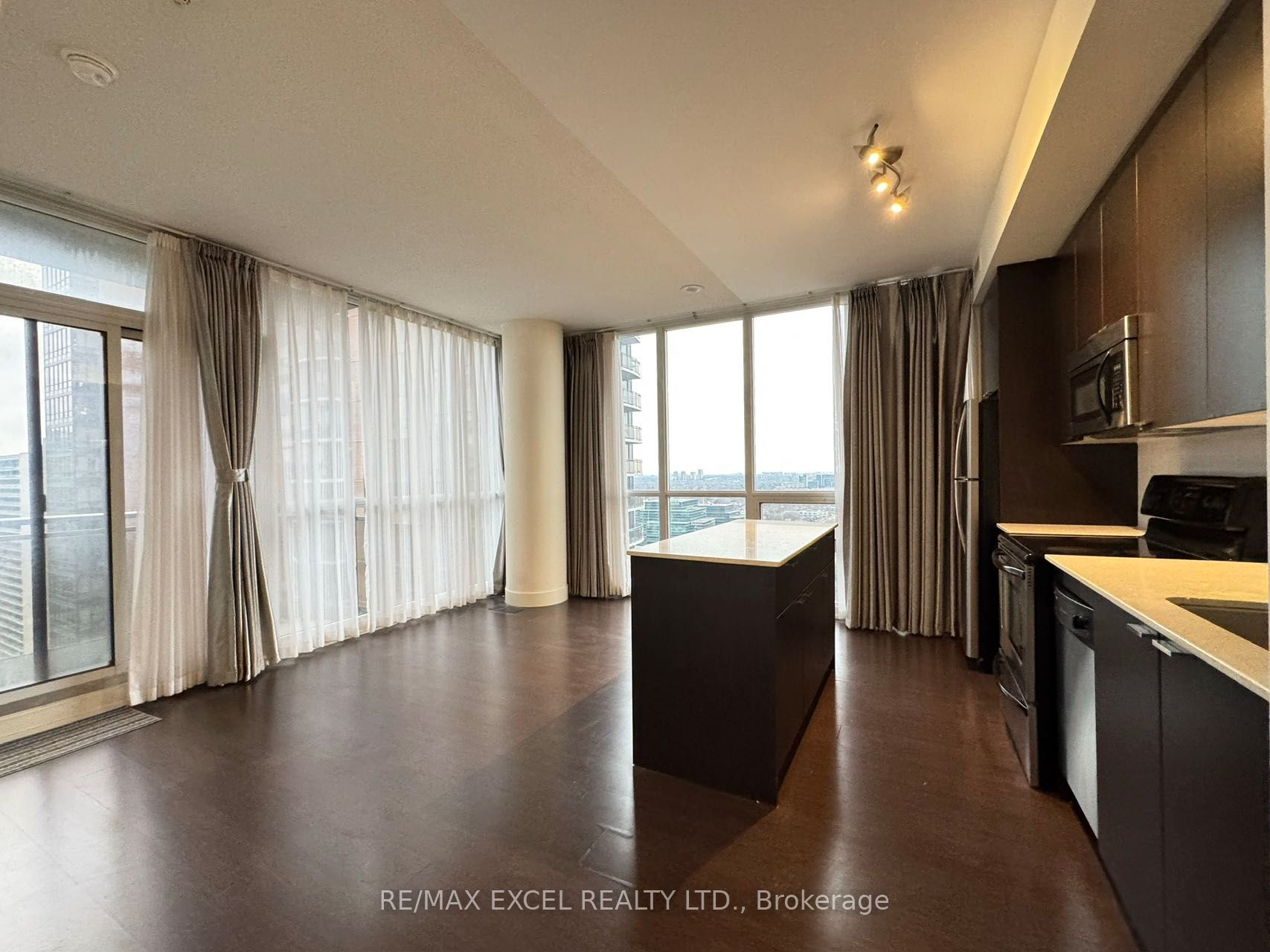 23 Sheppard Avenue E 2604, Toronto, ON M2N 0C8 photo 4