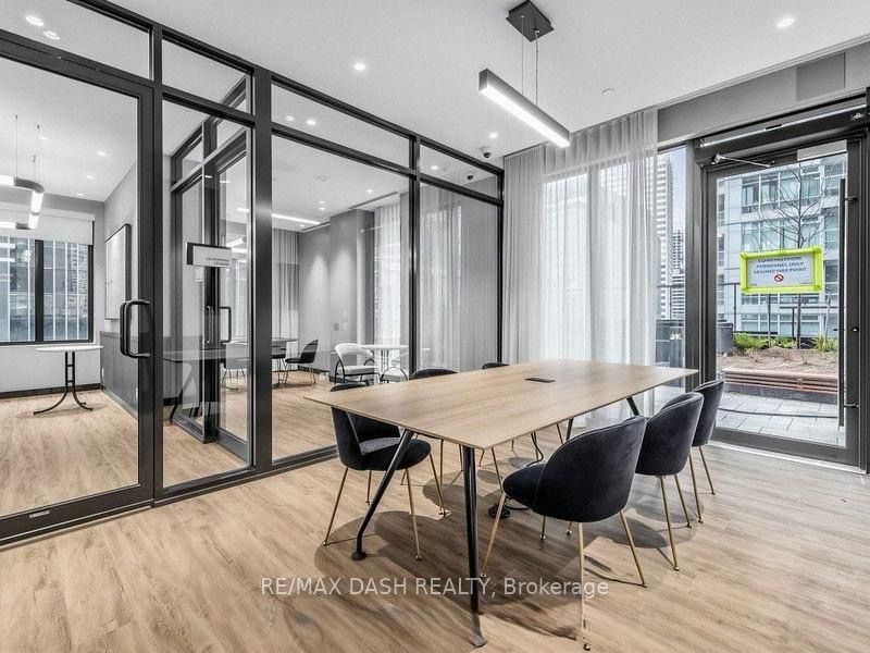 20 Soudan Avenue 2402, Toronto, ON M4S 1V5 photo 5