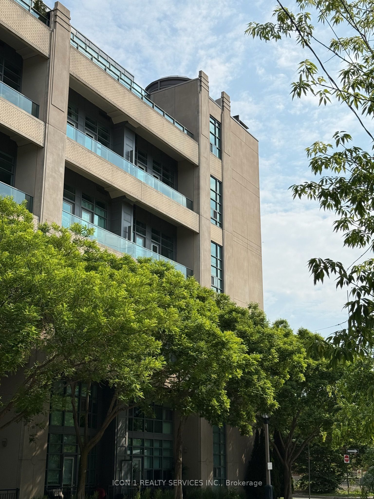 380 Macpherson Avenue 313, Toronto, ON M4V 3E3 photo 2