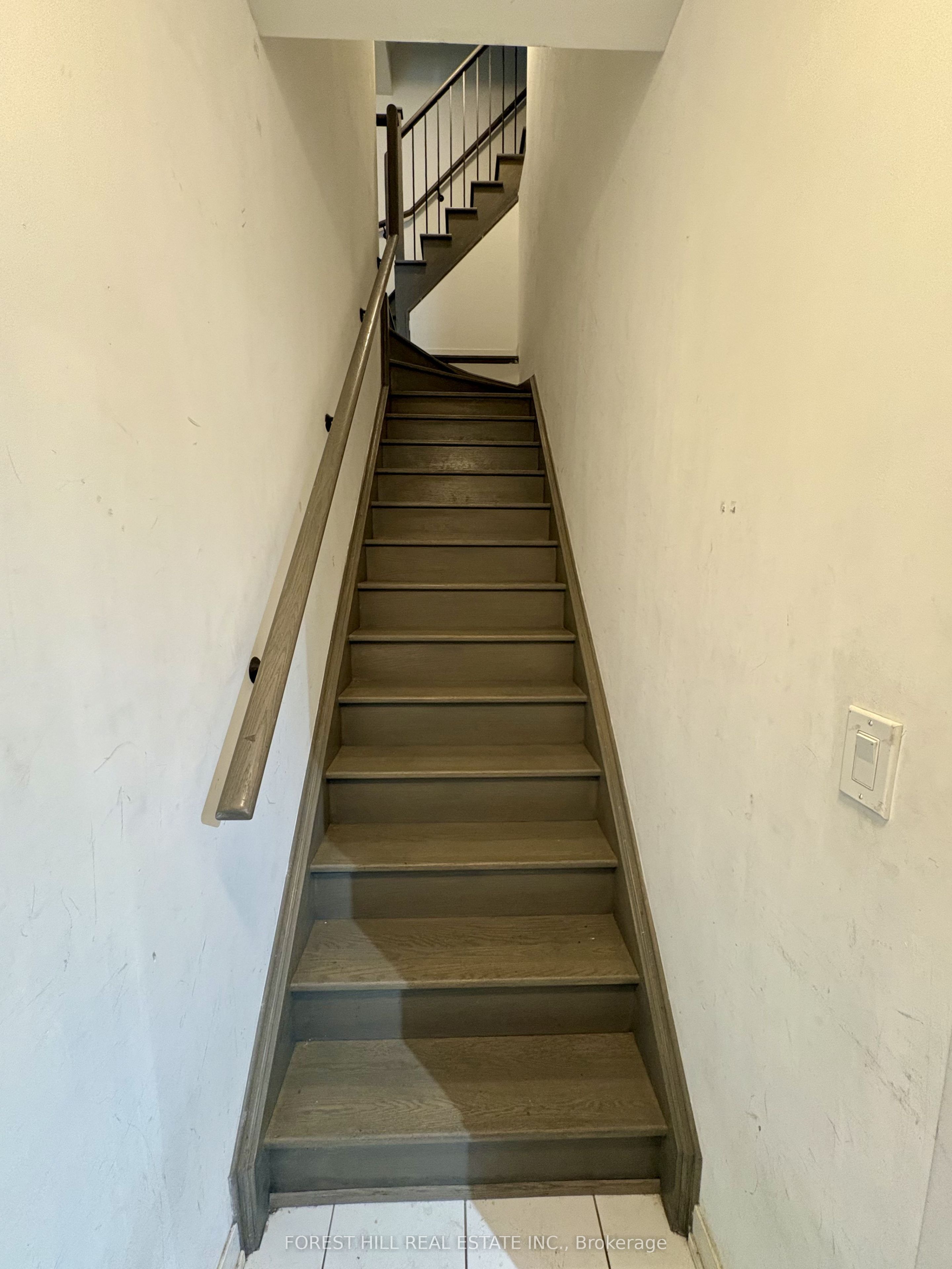 14 Marquette Avenue 7, Toronto, ON M6A 0E1 photo 2