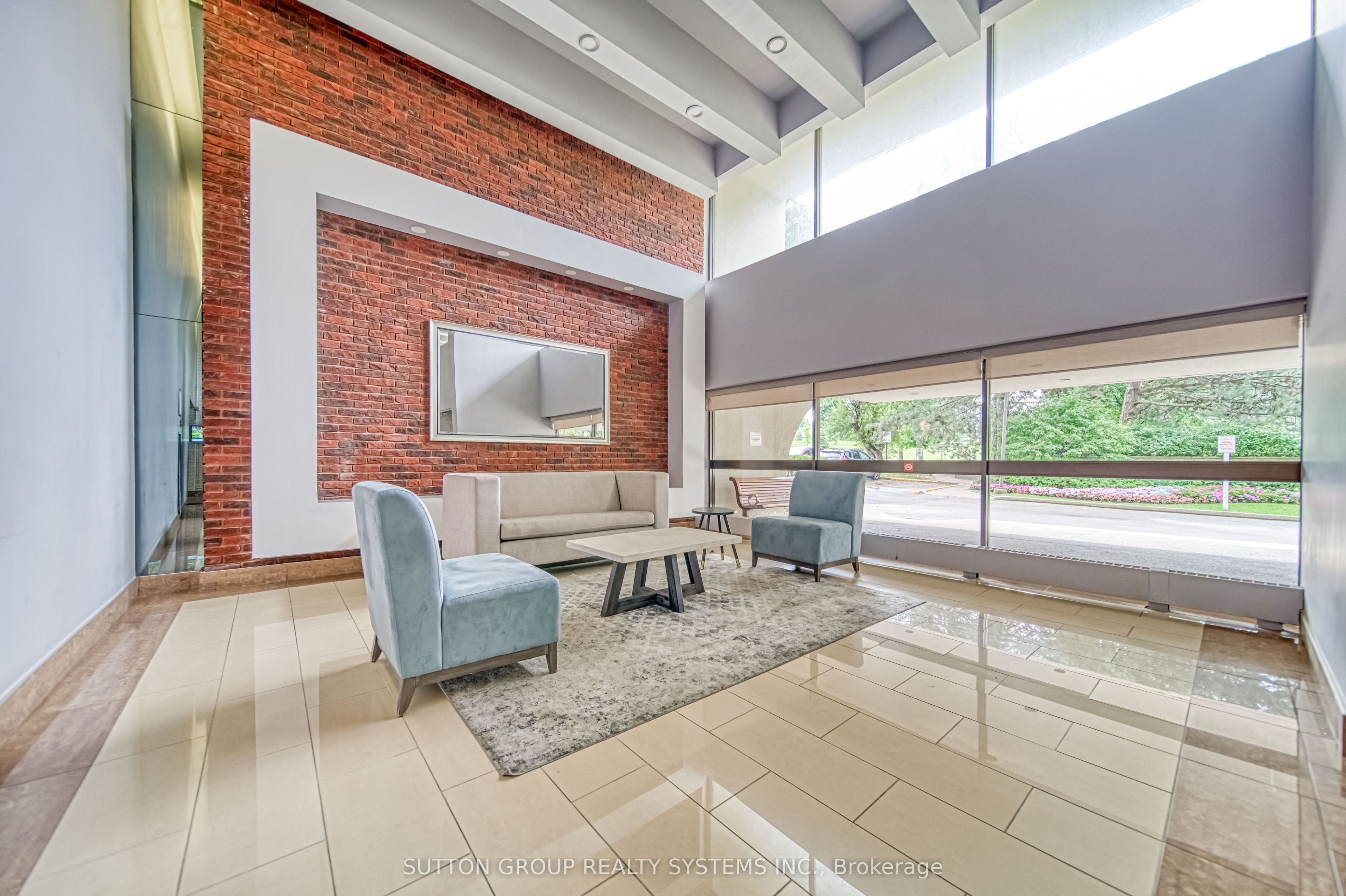 260 Seneca Hill Drive 1811, Toronto, ON M2J 4S6 photo 3