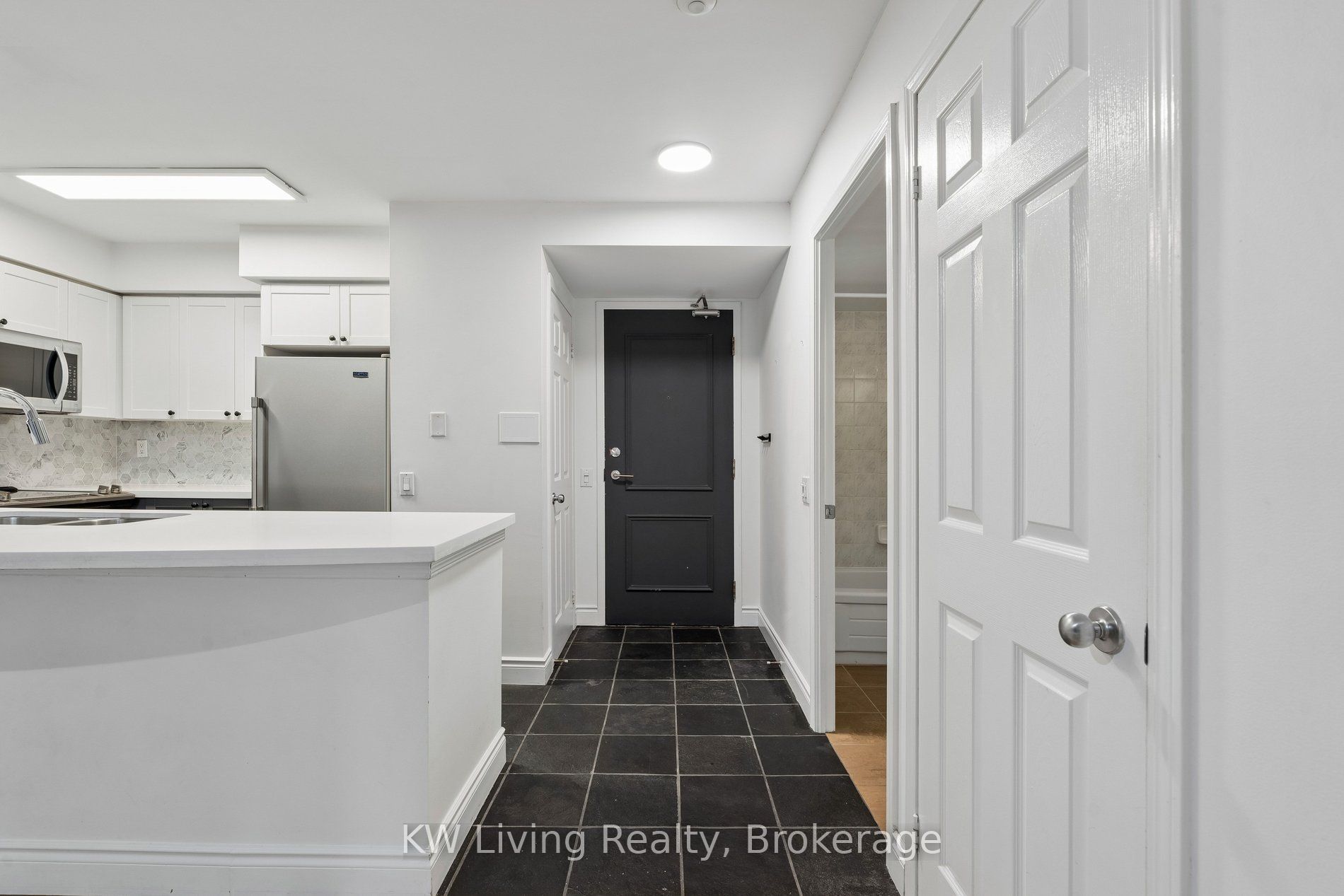 388 Bloor Street E 707, Toronto, ON M4W 3W9 photo 2