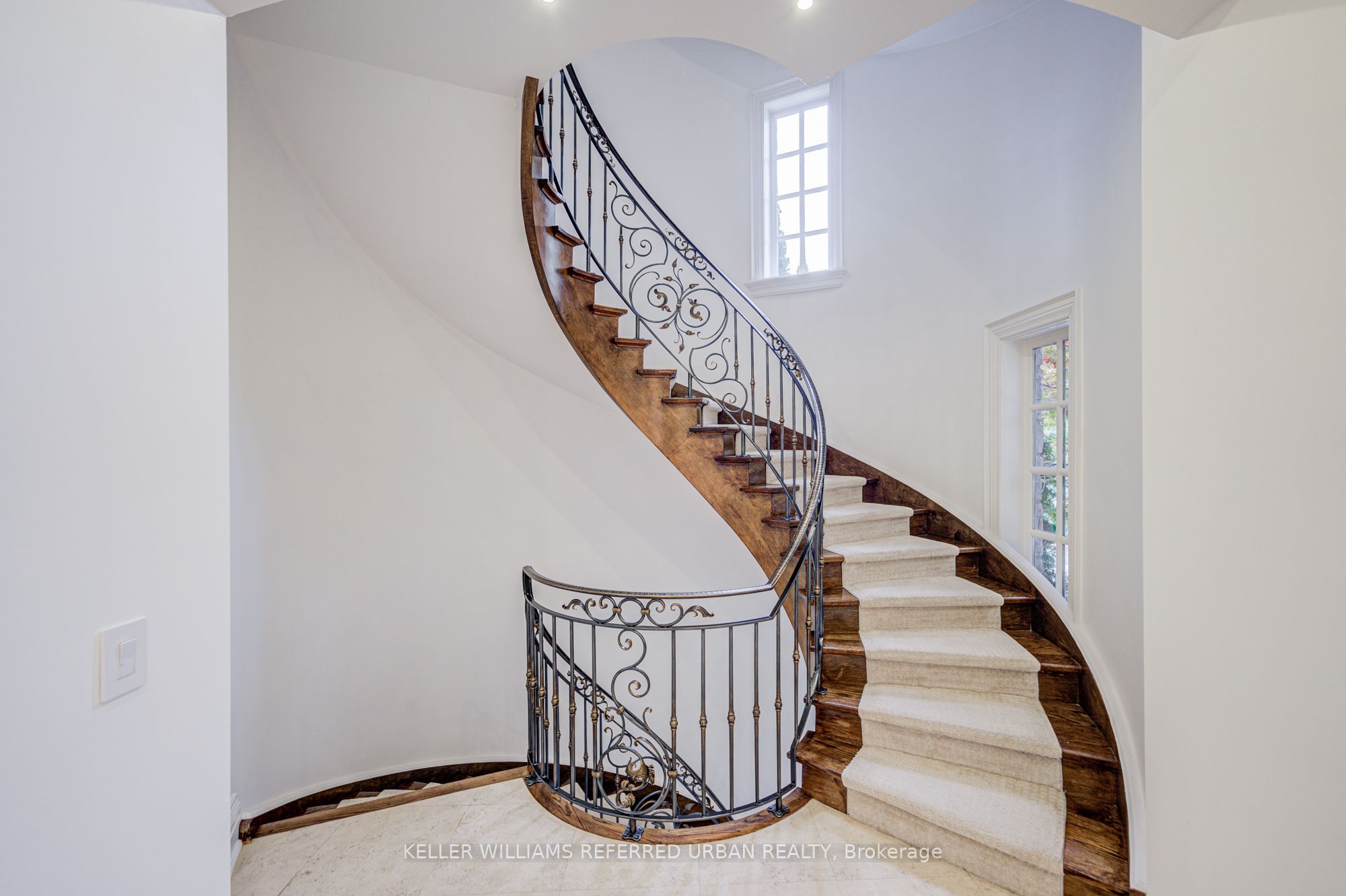 7 Legacy Court, Toronto, ON M2L 2Y7 photo 5