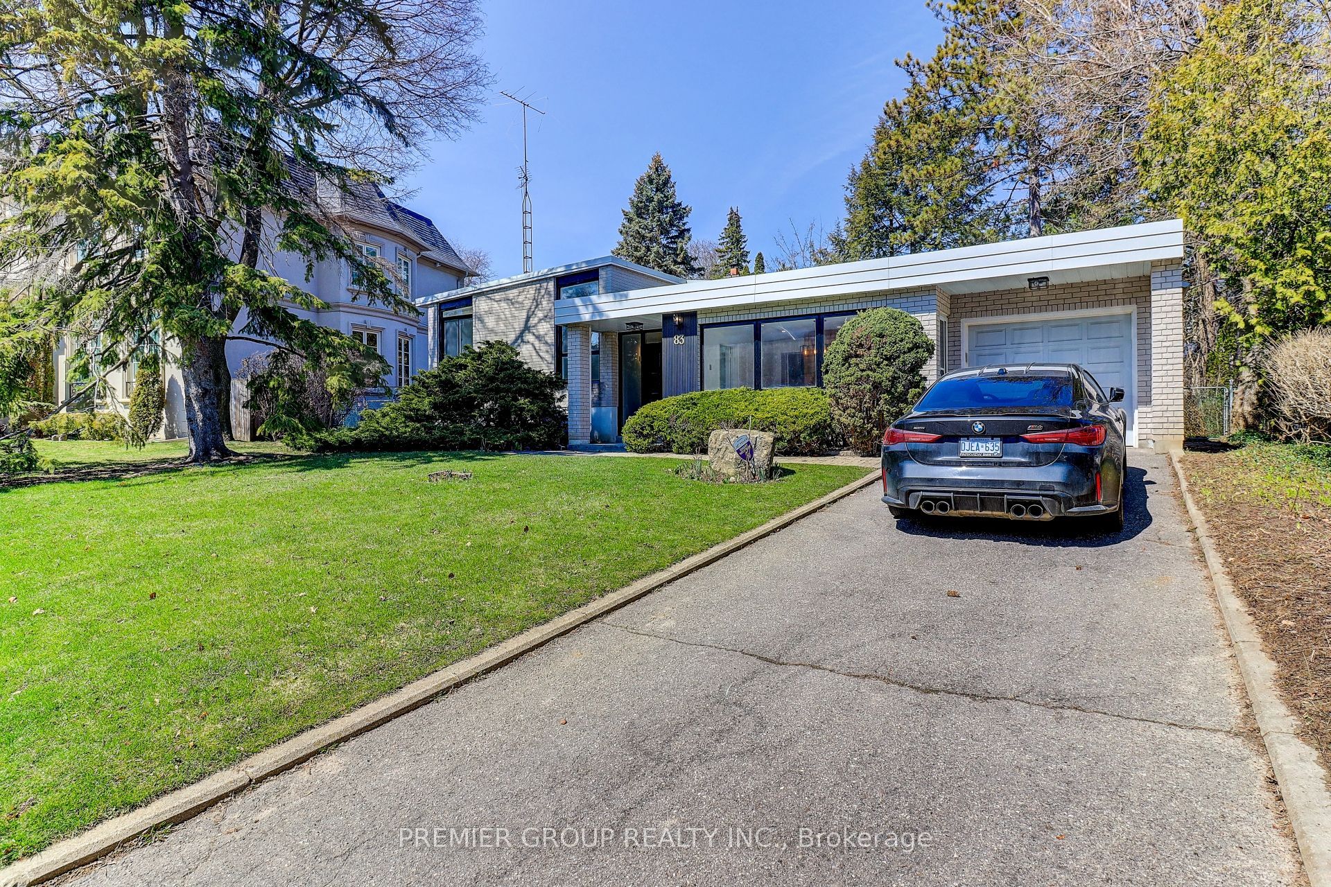 83 Larkfield Drive, Toronto, ON M3B 2H5 photo 2