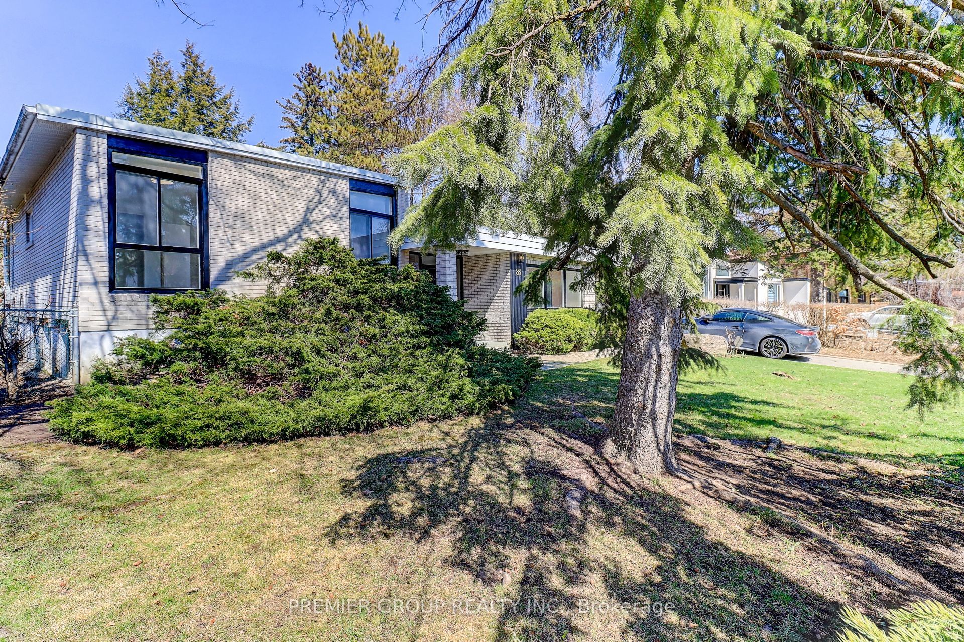 83 Larkfield Drive, Toronto, ON M3B 2H5 photo 3