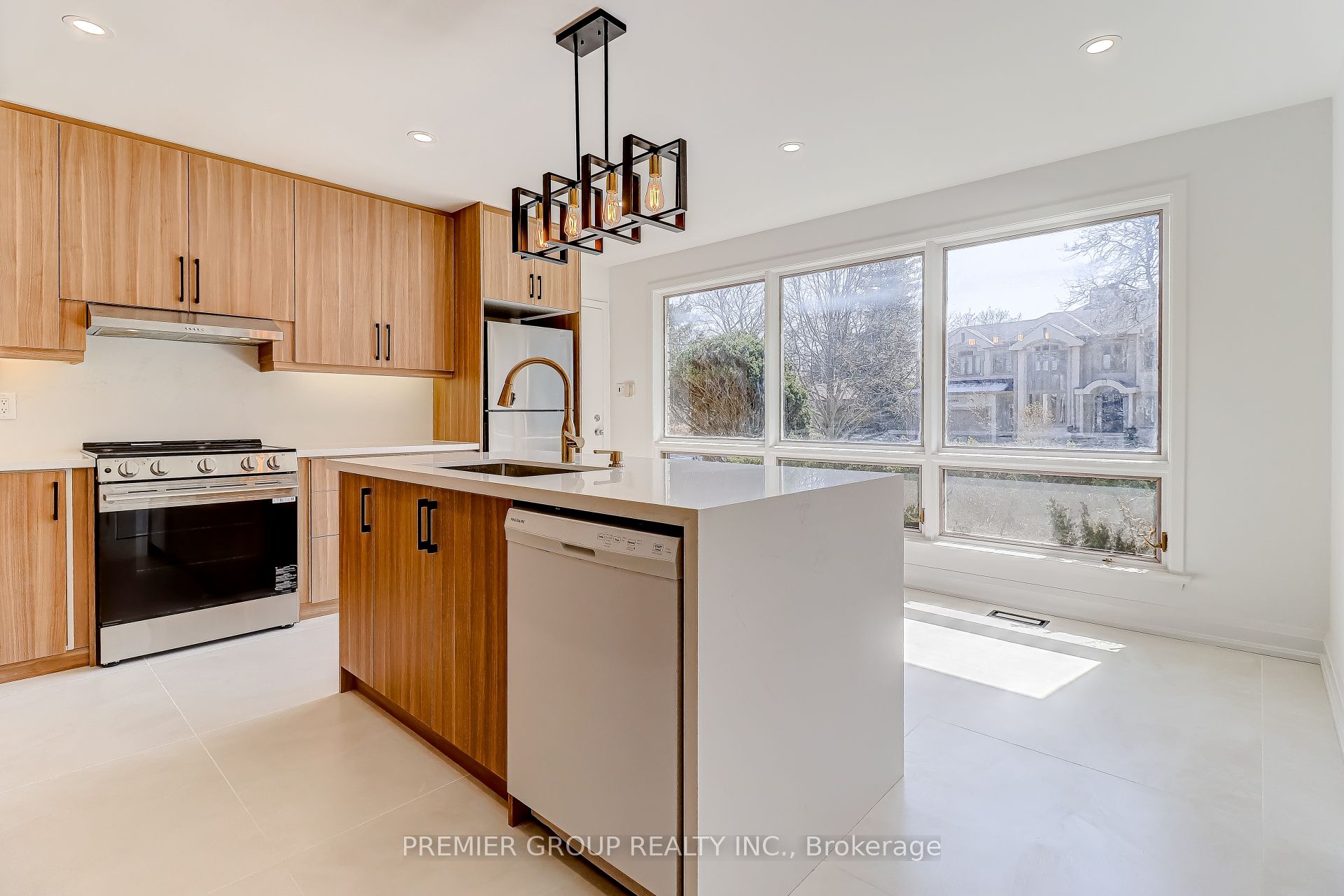 83 Larkfield Drive, Toronto, ON M3B 2H5 photo 5