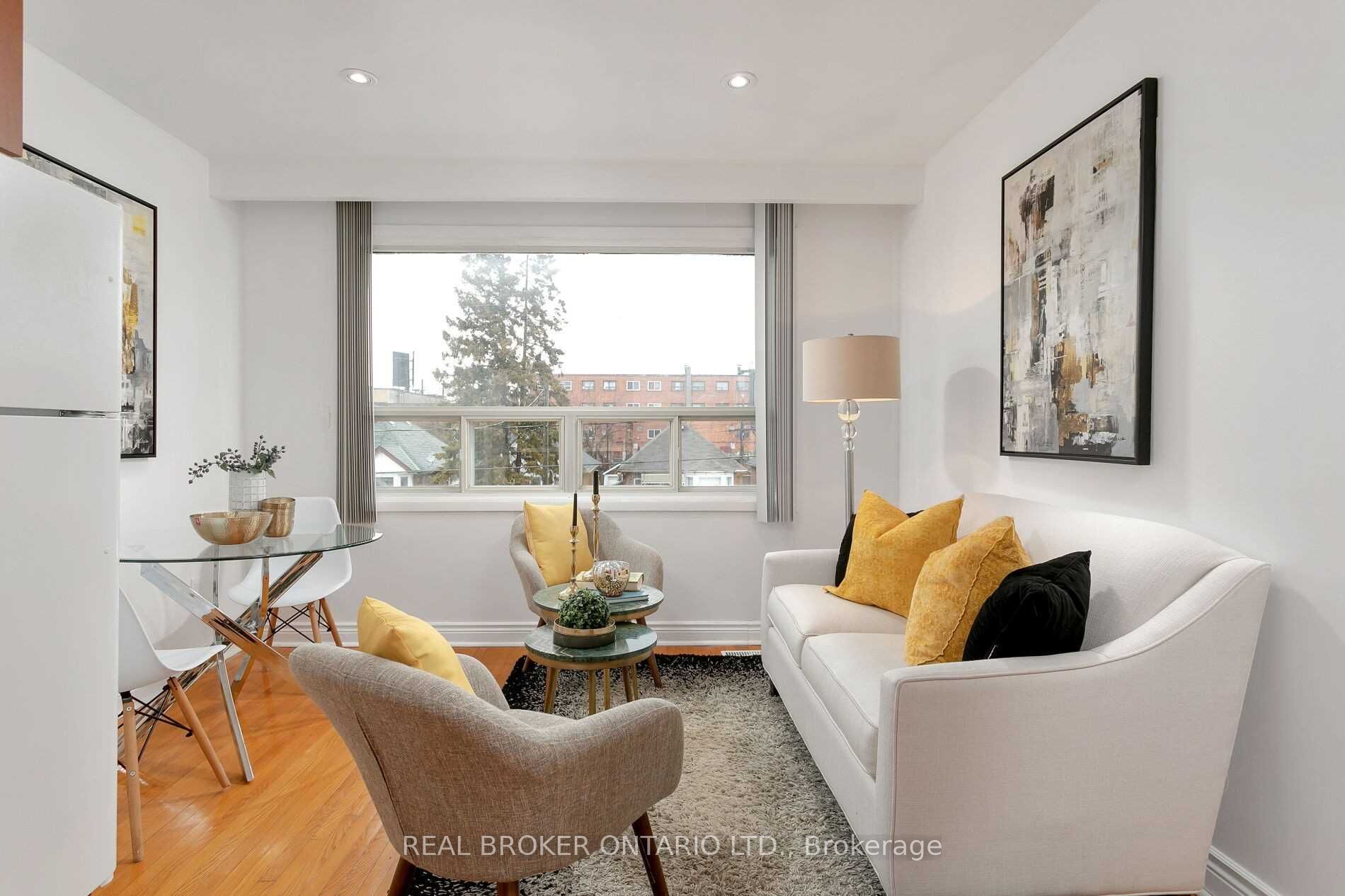 57 Lanark Avenue Upper, Toronto, ON M6C 2B5 photo 3