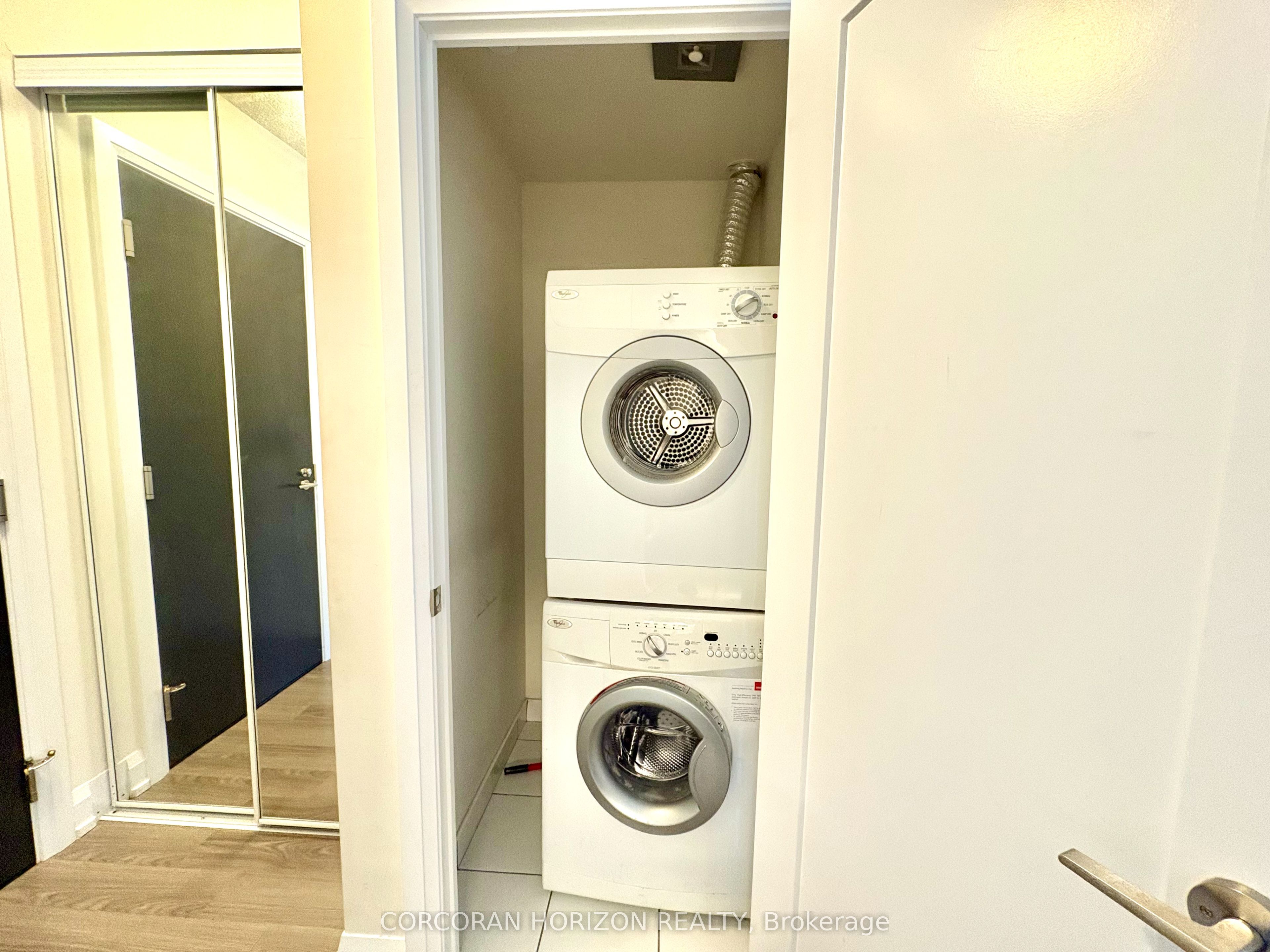 18 Graydon Hall Drive 604, Toronto, ON M3A 2Z9 photo 4