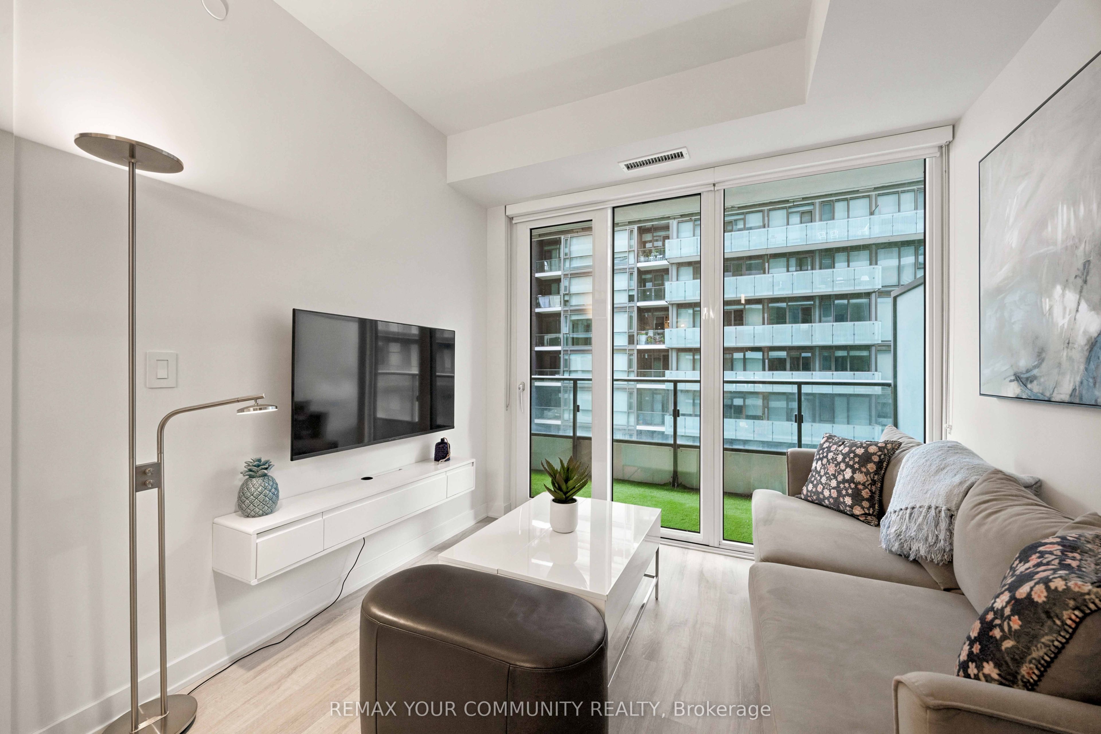 70 Princess Street 1627, Toronto, ON M5A 0X6 photo 4