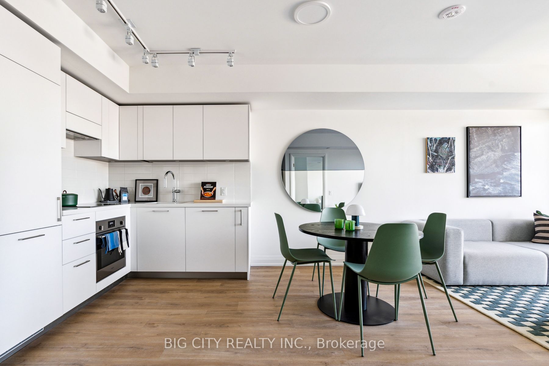 36 Brentcliffe Road 1509, Toronto, ON M4G 0E1 photo 4
