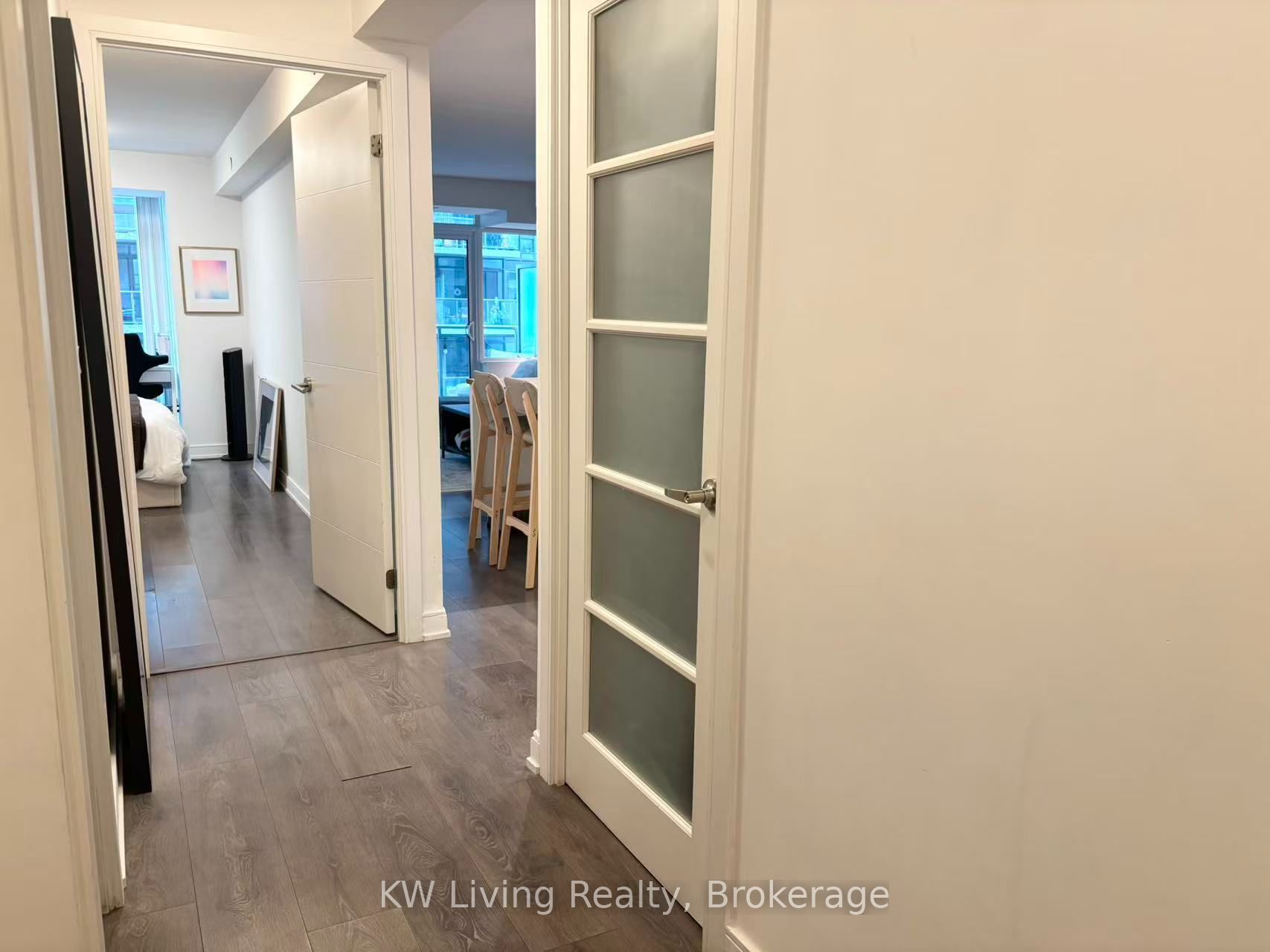525 Adelaide Street W 1033, Toronto, ON M5V 0N7 photo 3
