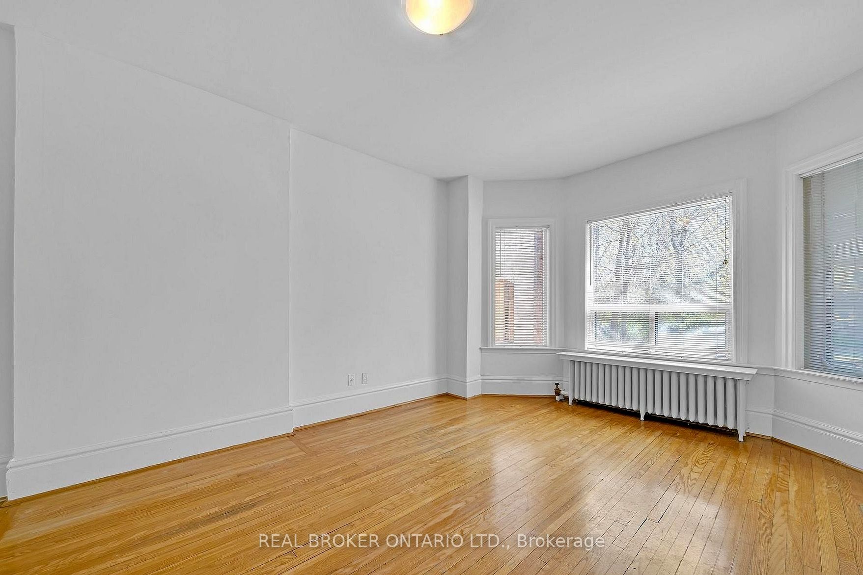 16 Foxbar Road 2, Toronto, ON M4V 2G6 photo 5