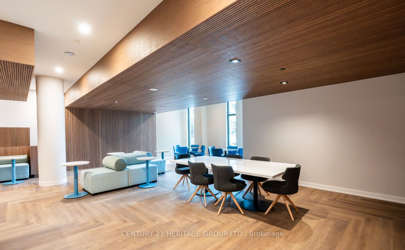 1 Quarrington Lane 3333, Toronto, ON M3C 0S4 photo 3