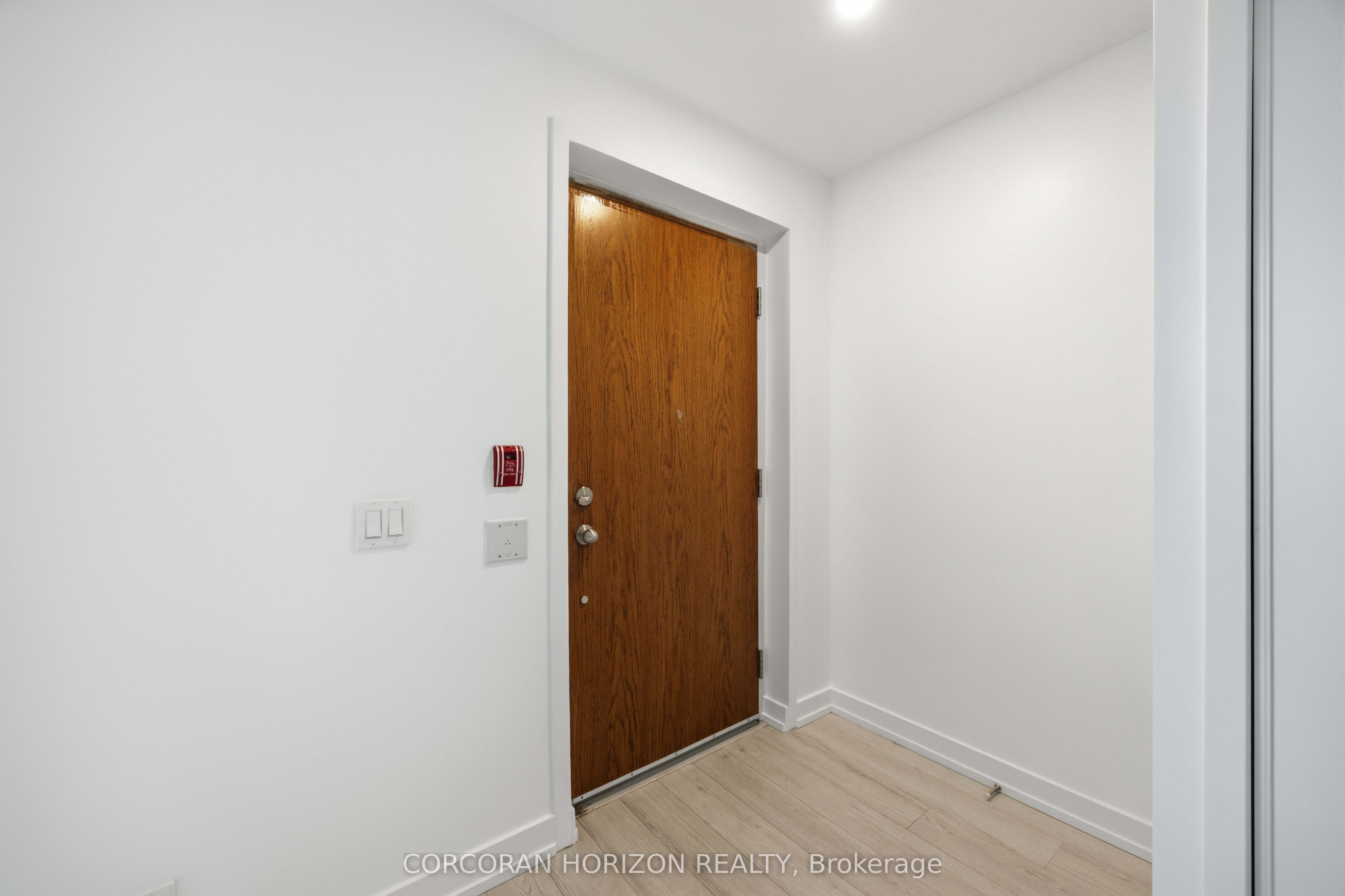33 Helendale Avenue 101, Toronto, ON M4R 1C5 photo 5