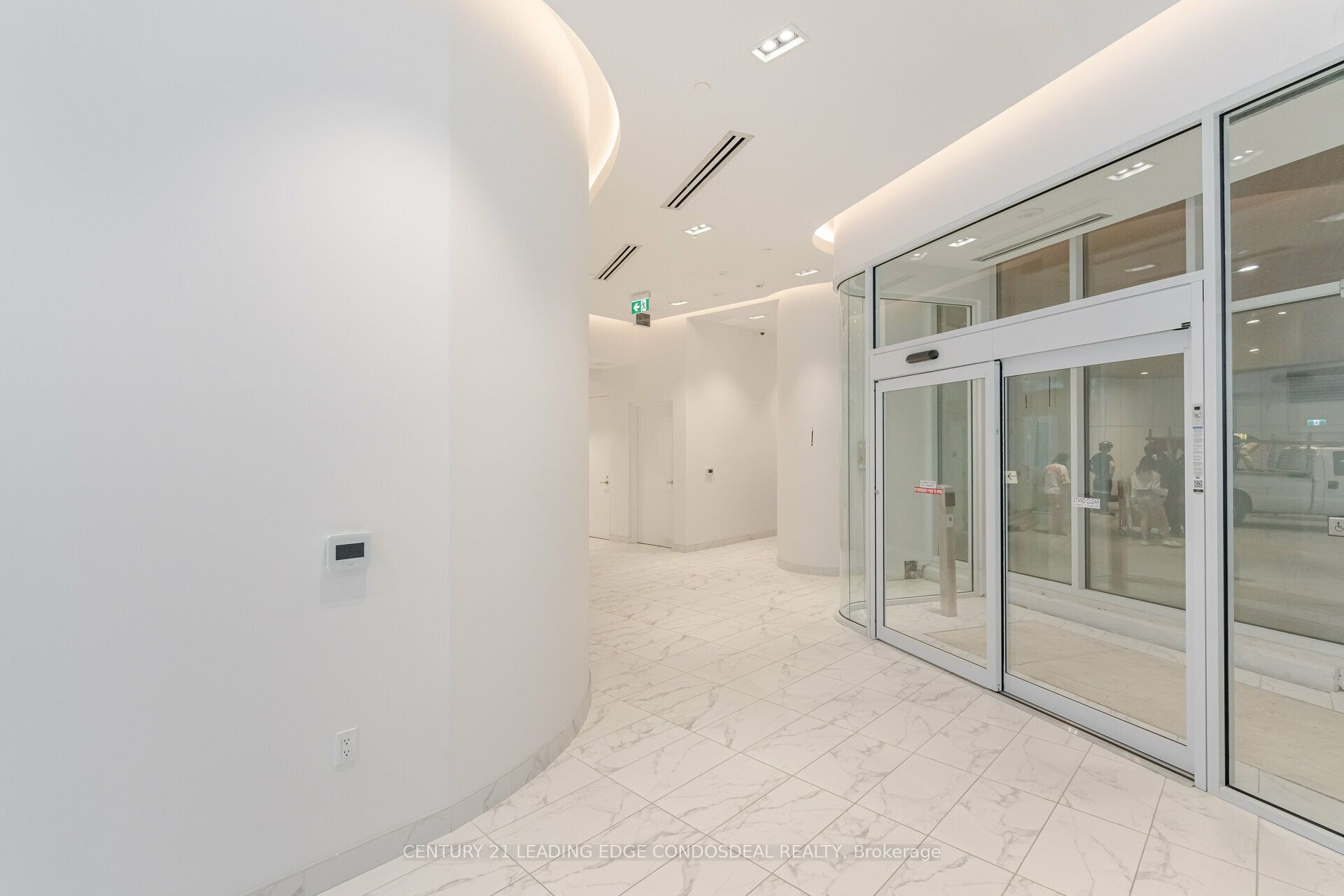 238 Simcoe Street 802, Toronto, ON M5T 0E2 photo 3