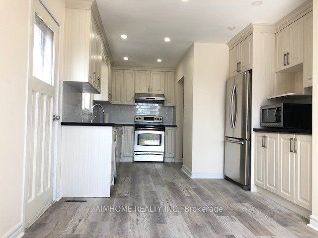 5 Reiber Crescent, Toronto, ON M2H 1C3 photo 2