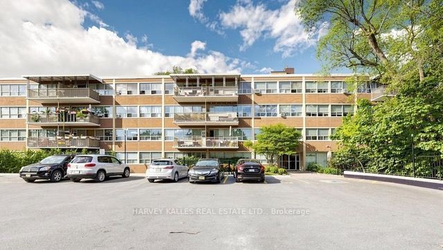 160 The Donway W 411, Toronto, ON M3C 2G1