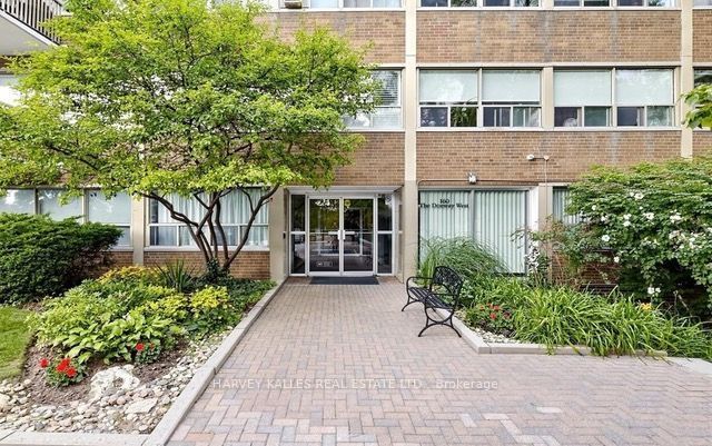 160 The Donway W 411, Toronto, ON M3C 2G1 photo 3