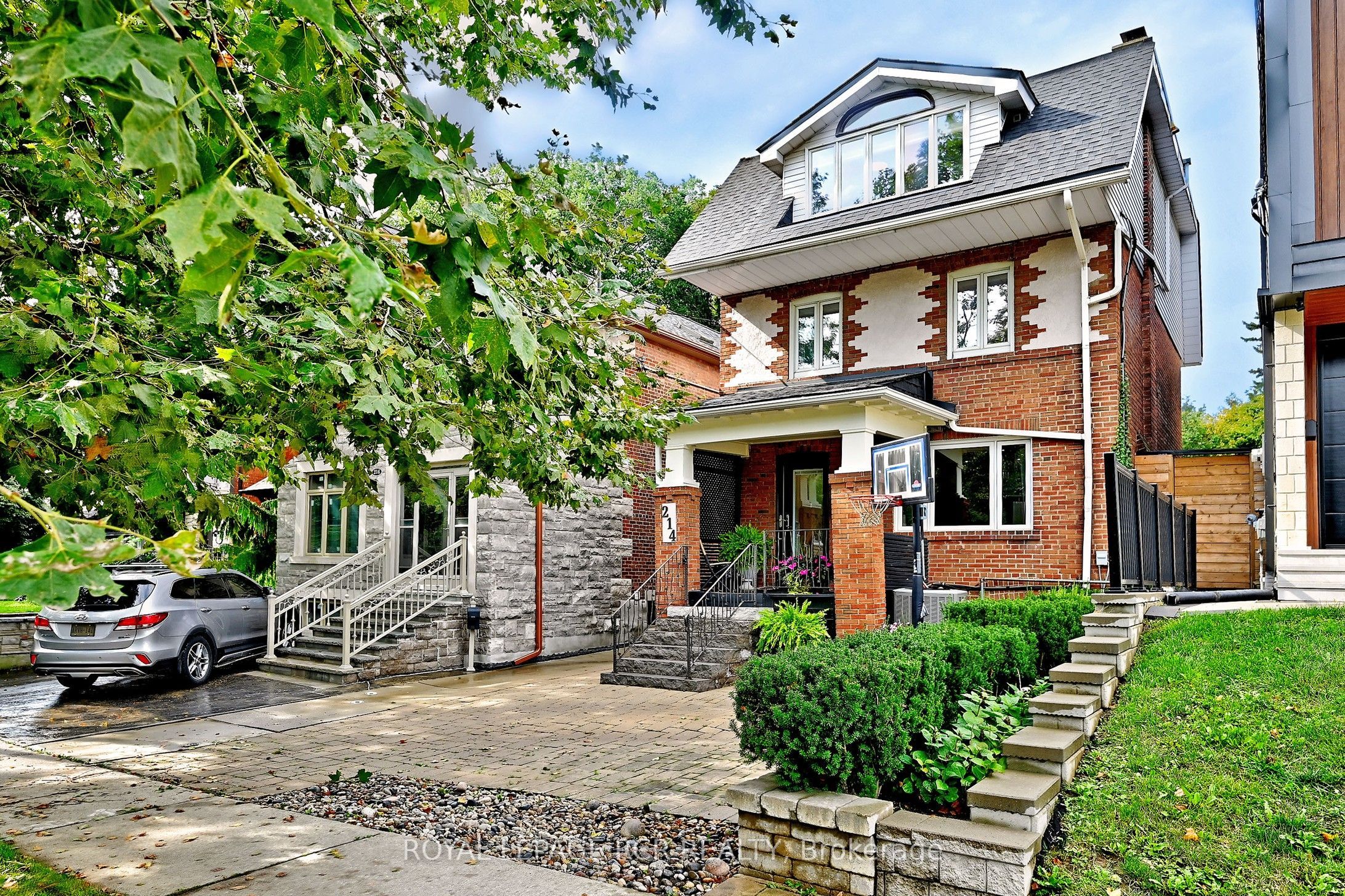 214 Briar Hill Avenue, Toronto, ON M4R 1J2