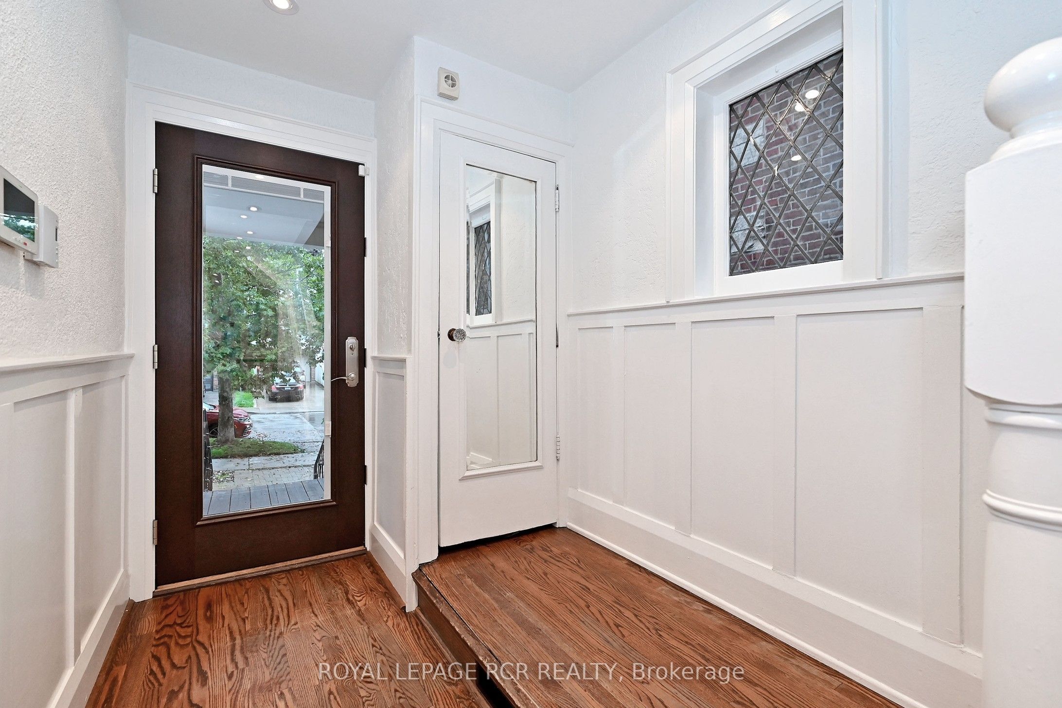 214 Briar Hill Avenue, Toronto, ON M4R 1J2 photo 4