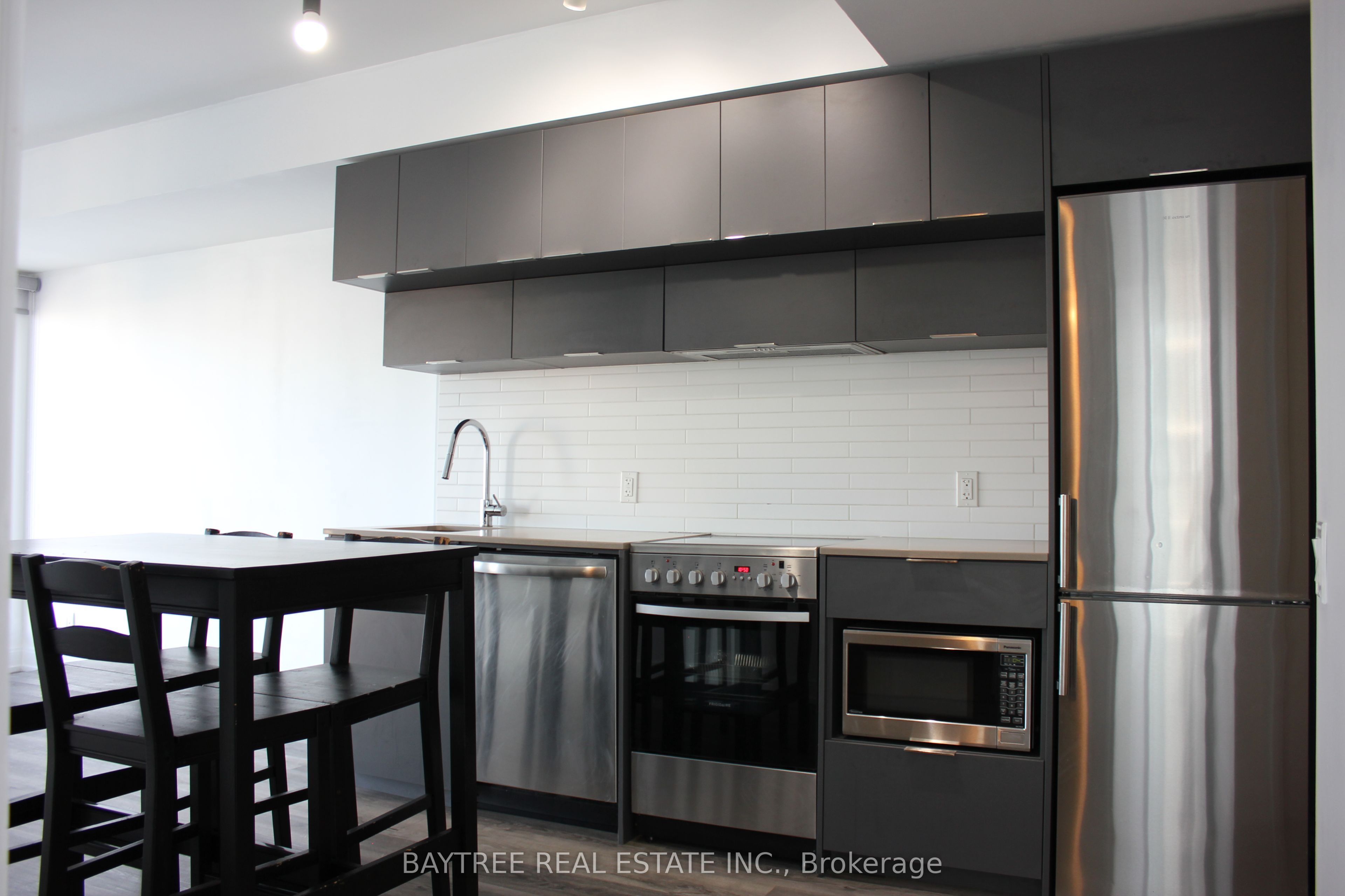 181 Dundas Street E 1811, Toronto, ON M5A 1Z4 photo 4