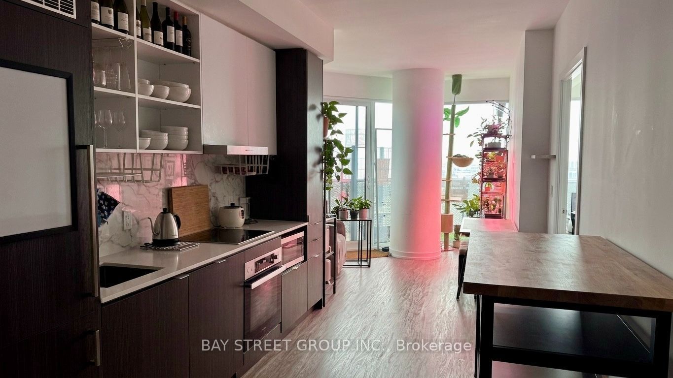 55 Cooper Street 5809, Toronto, ON M5E 0G1 photo 2