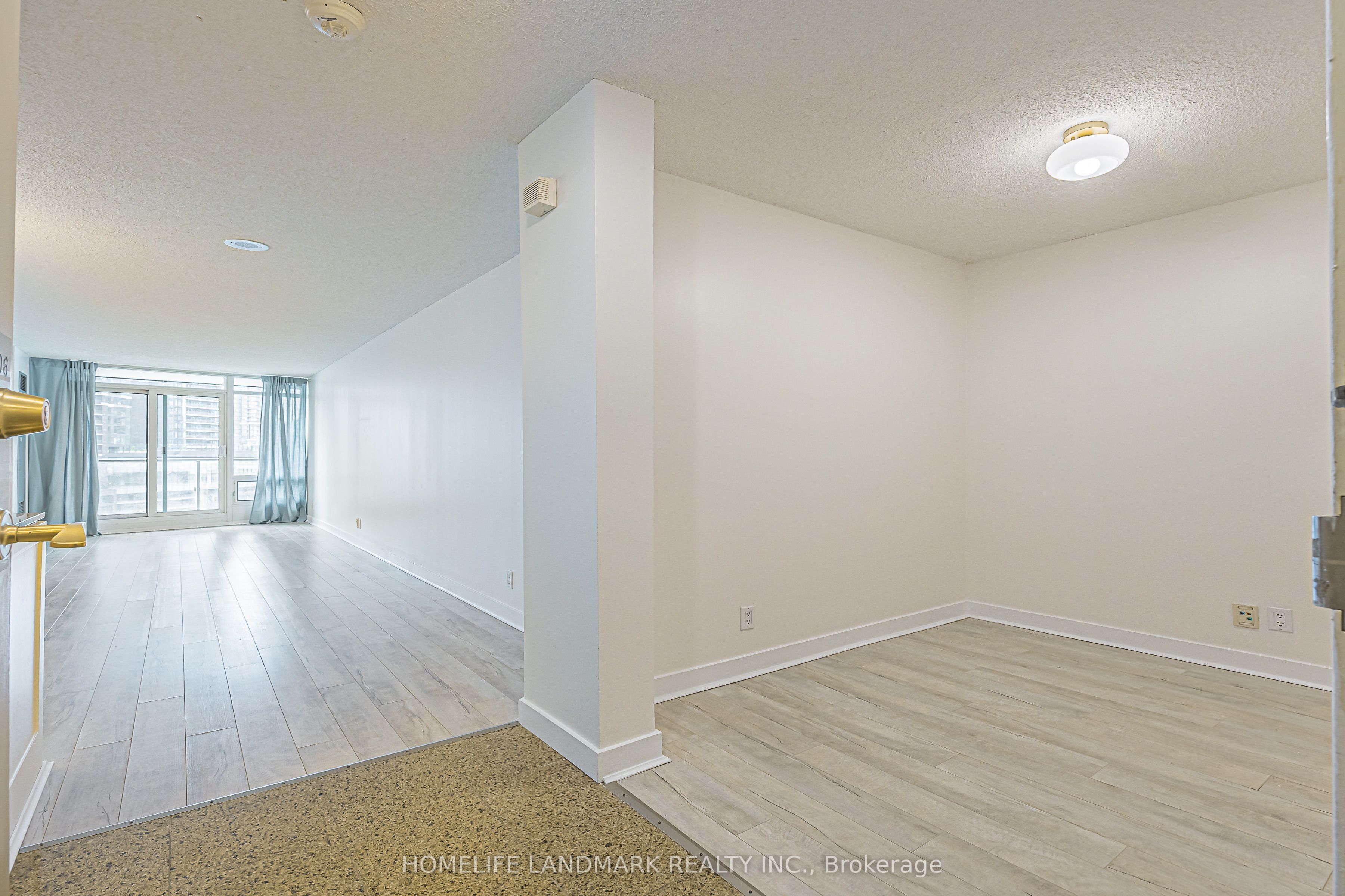 361 Front Street W 1906, Toronto, ON M5V 3R5 photo 4