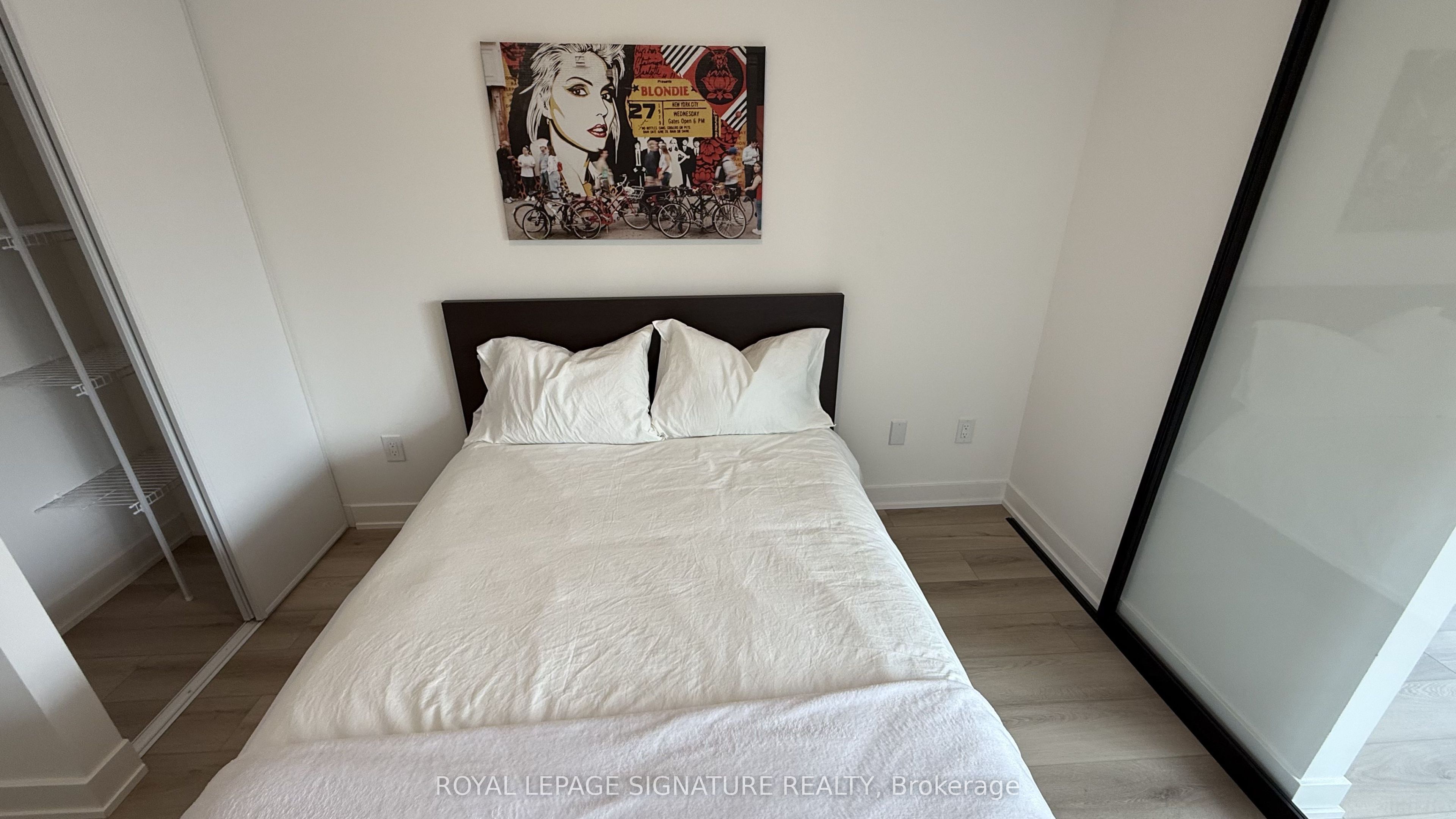 5 Lakeview Avenue S 203, Toronto, ON M6J 0H3 photo 4