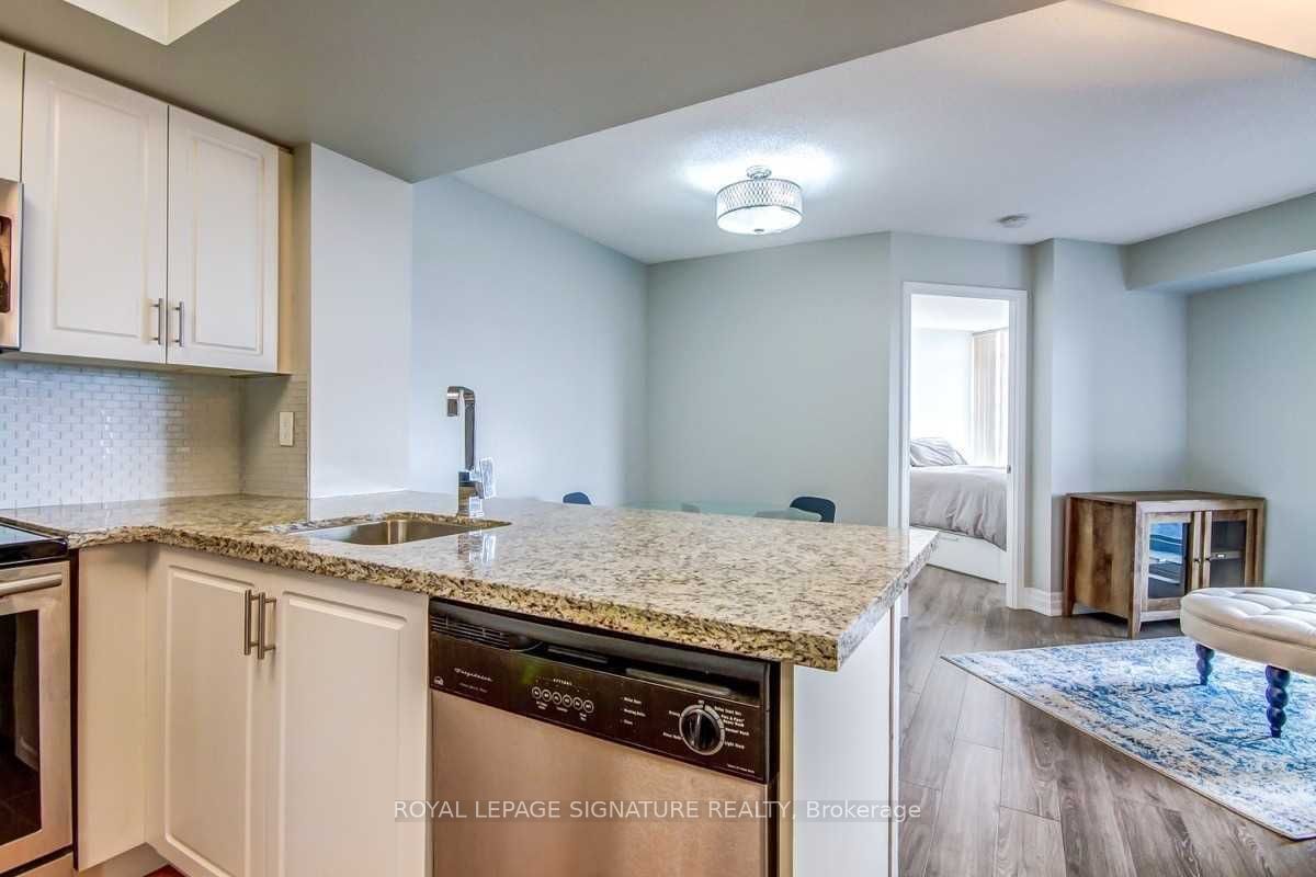 28 Harrison Garden Boulevard 1703, Toronto, ON M2N 7B5 photo 2