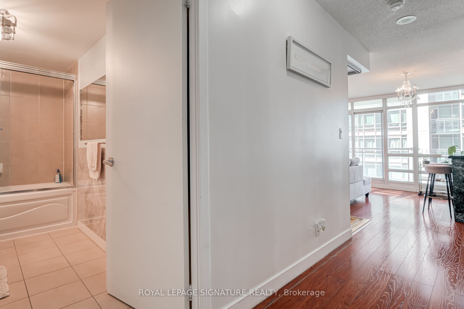 381 Front Street W 2101, Toronto, ON M5V 3R8 photo 3