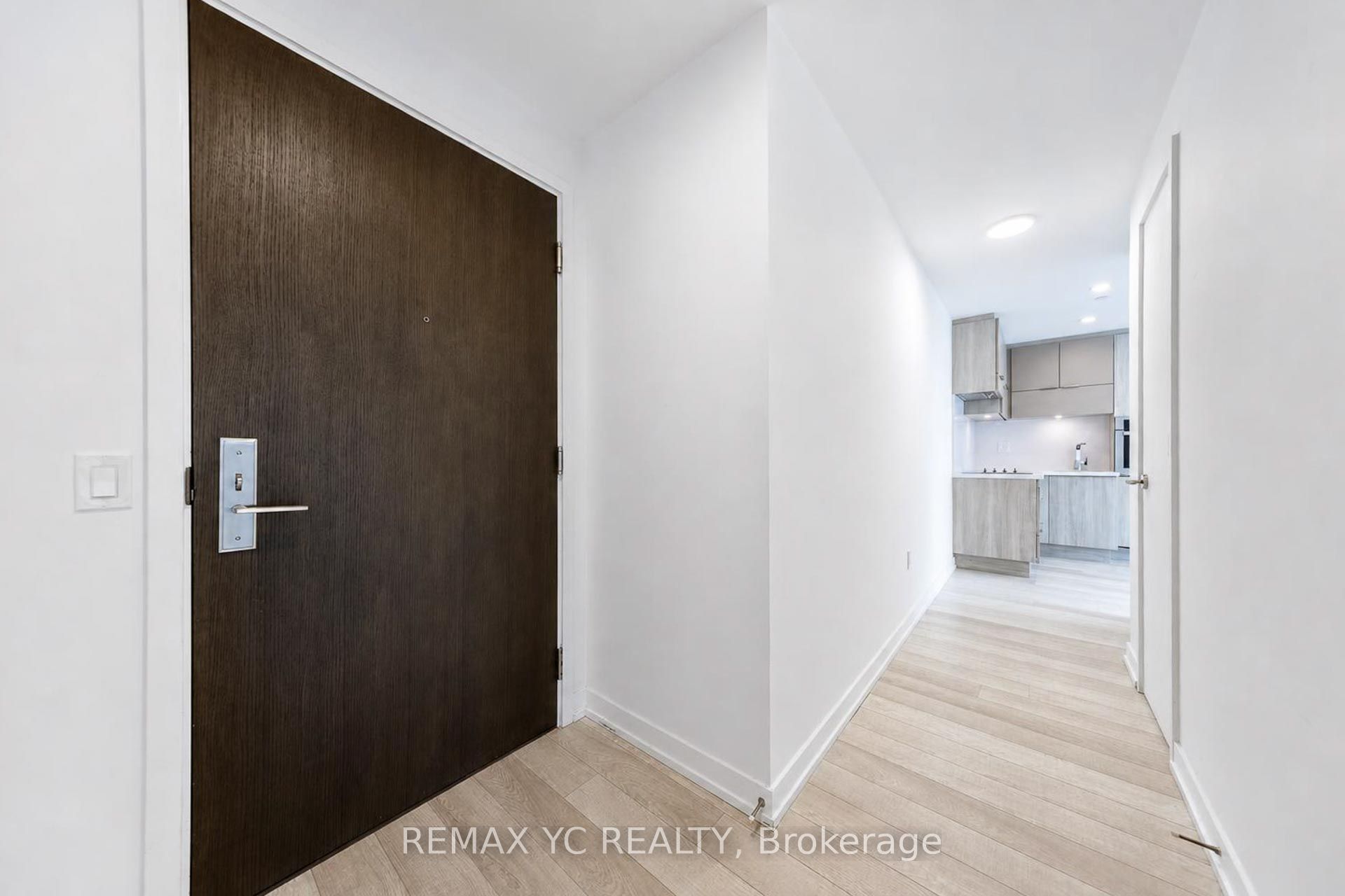 39 Roehampton Avenue 3708, Toronto, ON M4P 0G1 photo 2