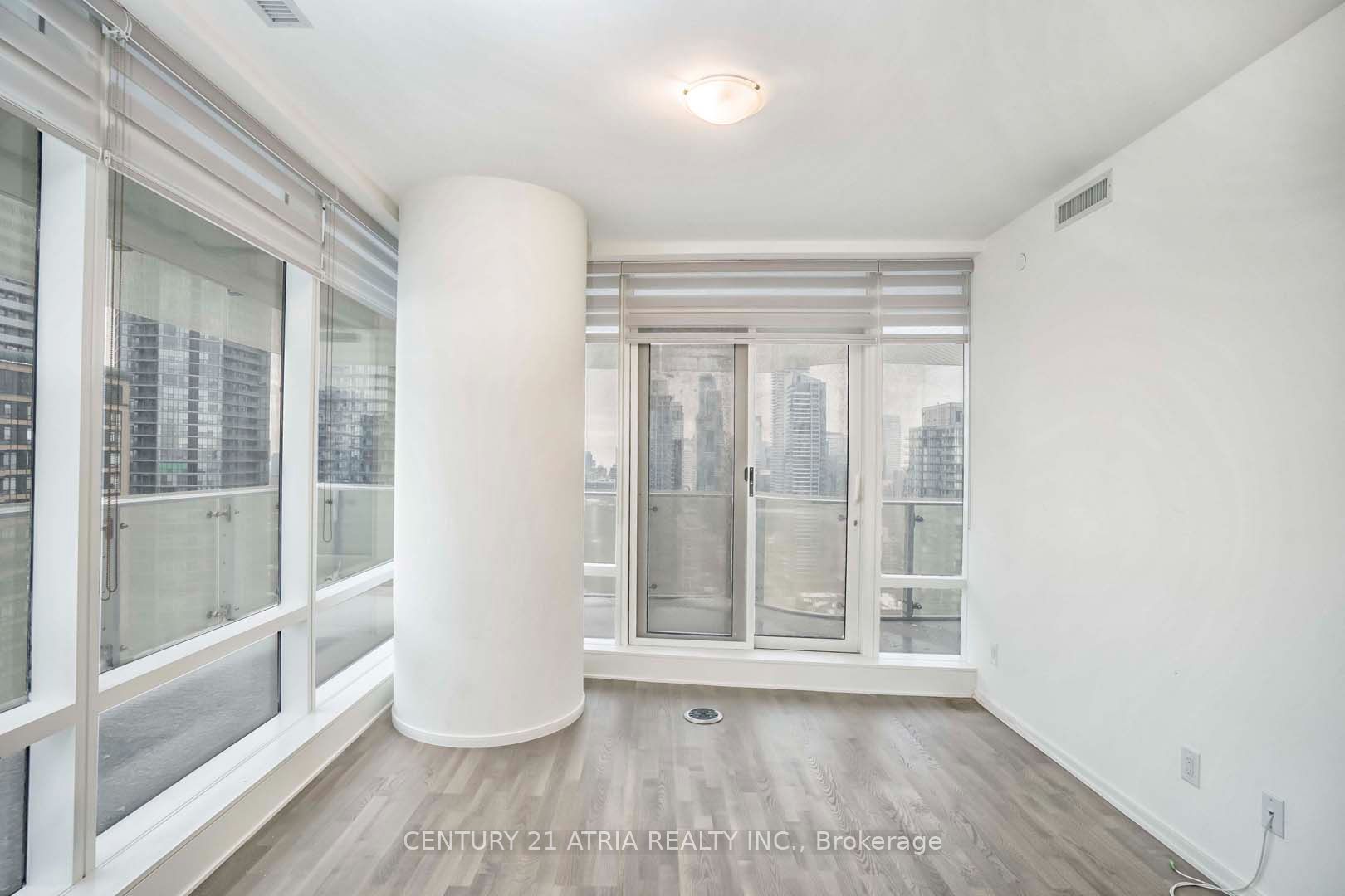 1 Bloor Street E 2704, Toronto, ON M4W 0A8 photo 3