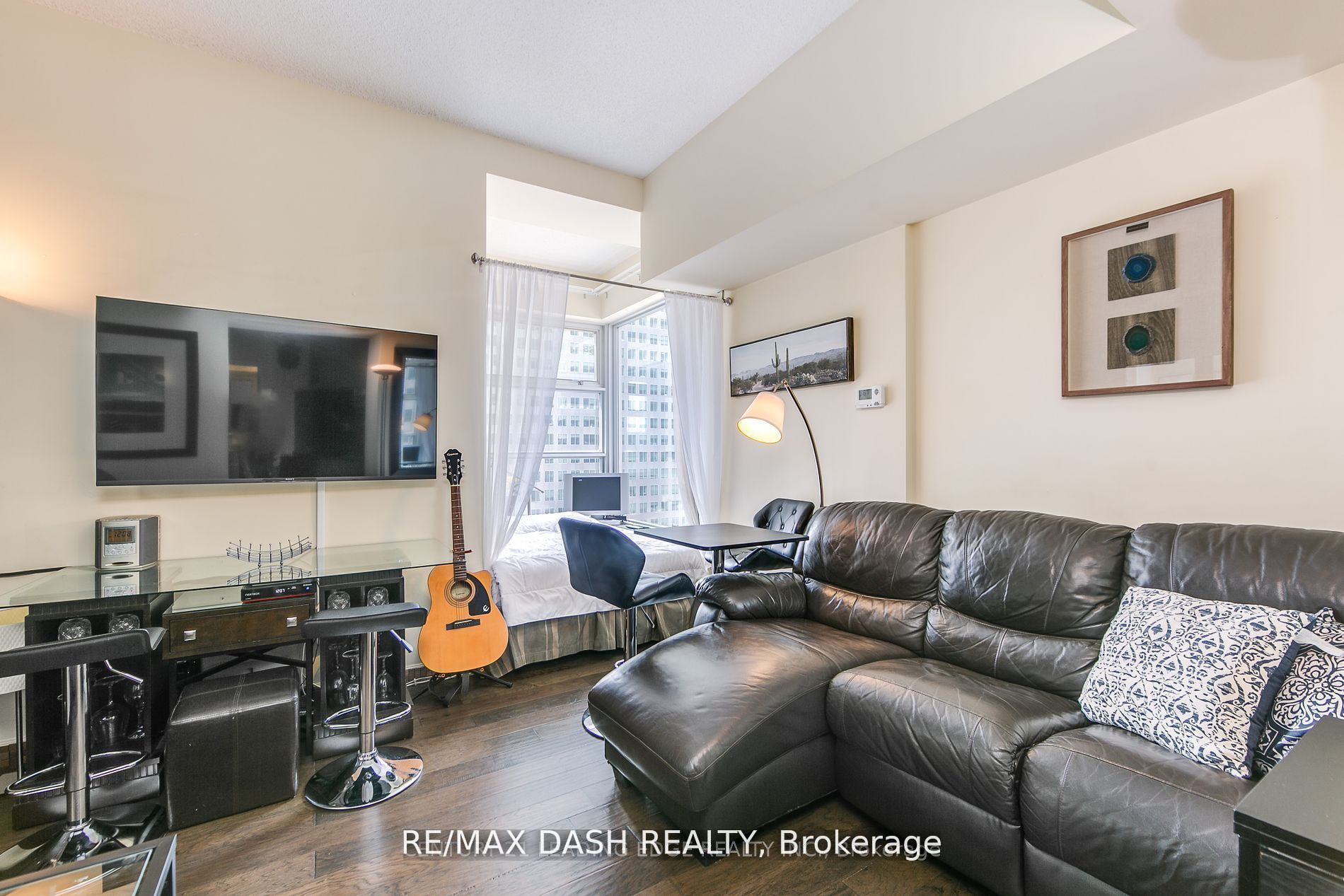 1 King Street W 2411, Toronto, ON M5H 1A1 photo 5