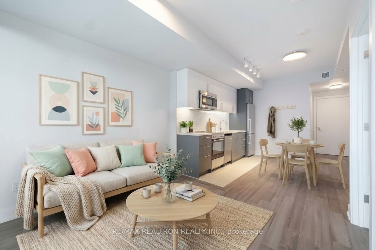 2525 Bathurst Street 805, Toronto, ON M6B 2Y9
